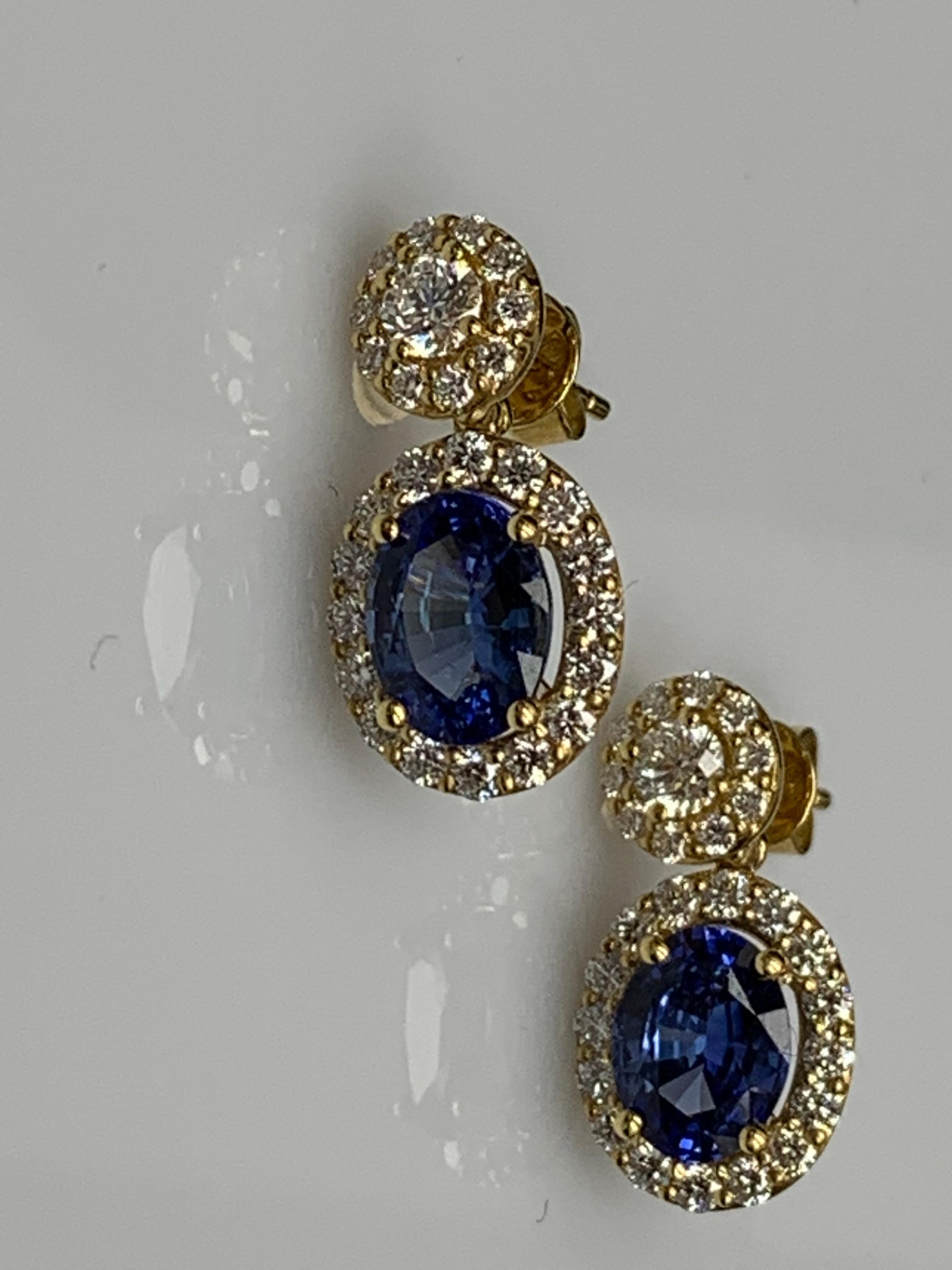 3.04 Carat of Oval Shape Blue Sapphire Diamond Drop Earrings in 18K Yellow Gold For Sale 3