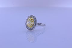 3.04 Carat Oval Shape Fancy Yellow VS1 Diamond Ring Pendant 18 Karat Gold