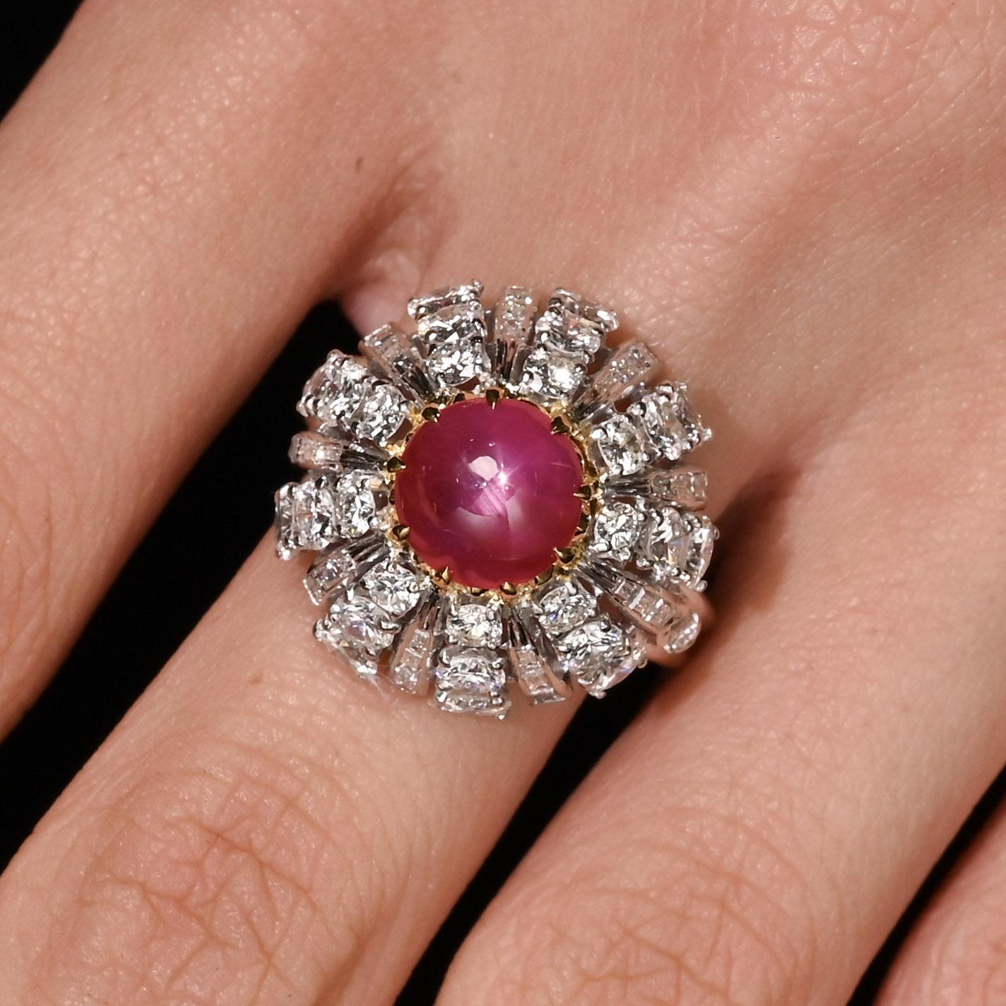 3.04 Carat Star Ruby No-Heat Burma & Diamond 18K Gold Sunburst Ring For Sale 2