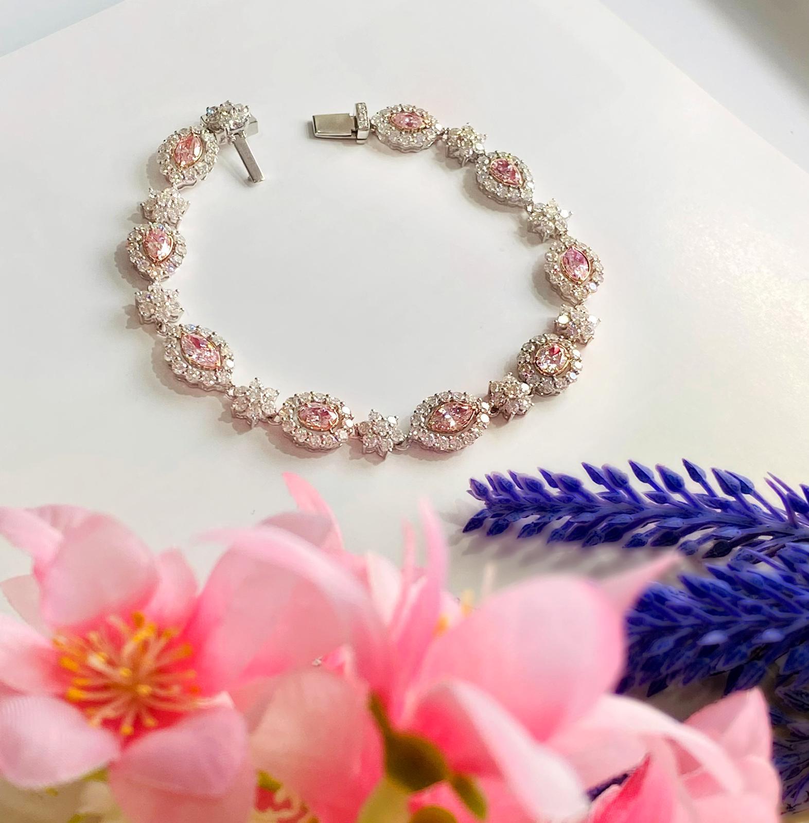 Bracelet en diamant rose très clair de 3,04 carats certifié GIA Unisexe en vente