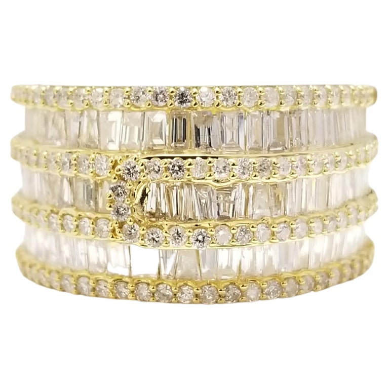 3.04 Carats Baguette Diamond Yellow Gold 14 Karat Ring For Sale at 1stDibs