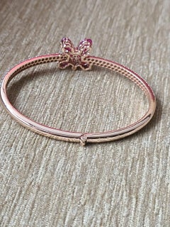 3,04 Quilates, Rubí Tallado y Diamantes Conjunto Pulsera/Brazalete Moderno en Oro Rosa de 18K