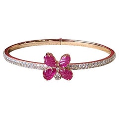 3.04 Carats, Carved Ruby & Diamonds Modern/Bangle Bracelet Set in 18K Rose Gold