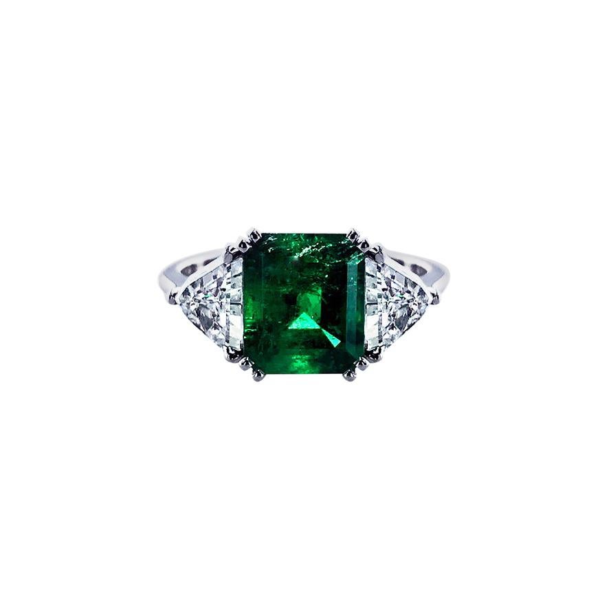 3.04 Carats Colombian Emeralds 18kt White Gold with 0.85 Diamonds, Cocktail Ring