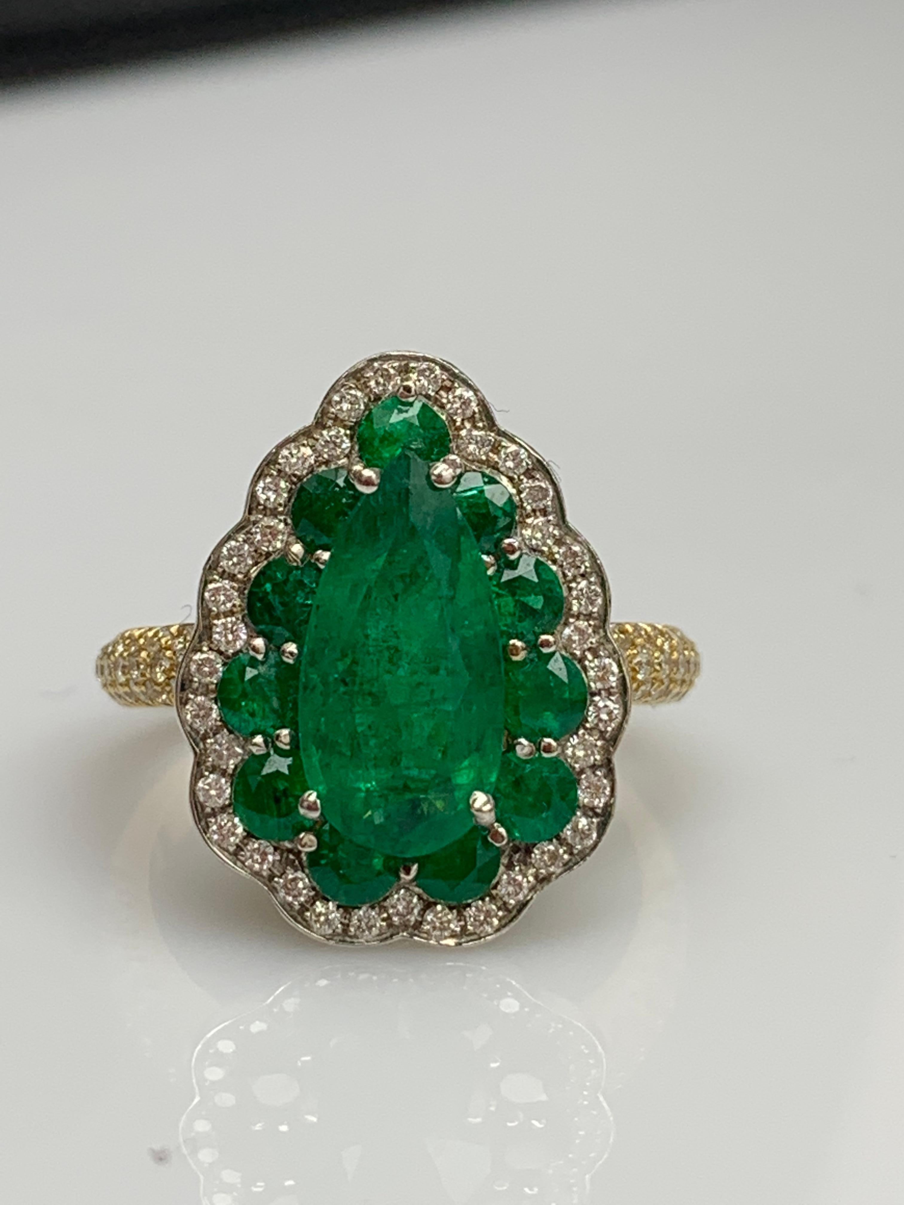 3.04 Carats Pear Shape Emerald and Diamond 18K Yellow Gold Cocktail Ring For Sale 5