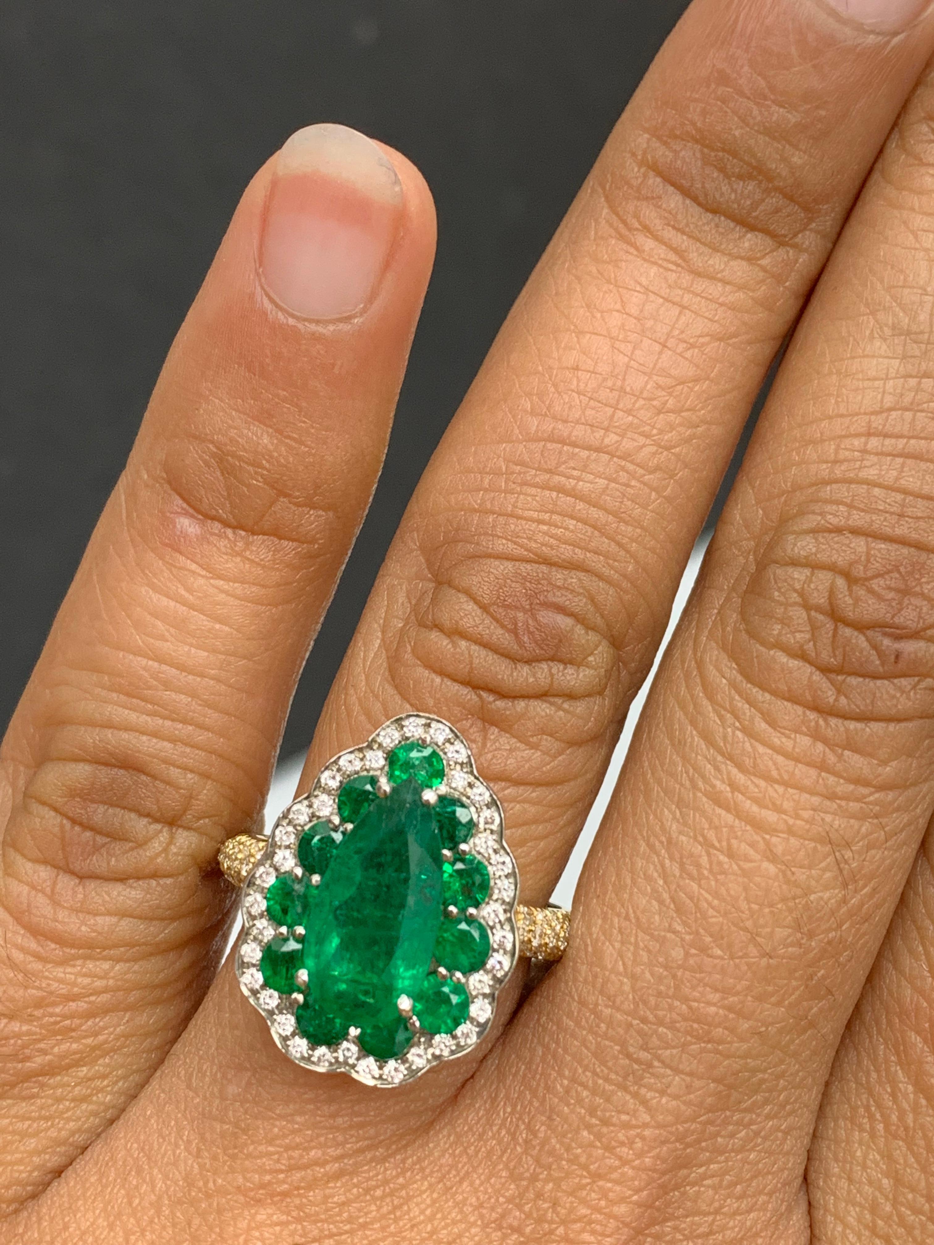 3.04 Carats Pear Shape Emerald and Diamond 18K Yellow Gold Cocktail Ring For Sale 10