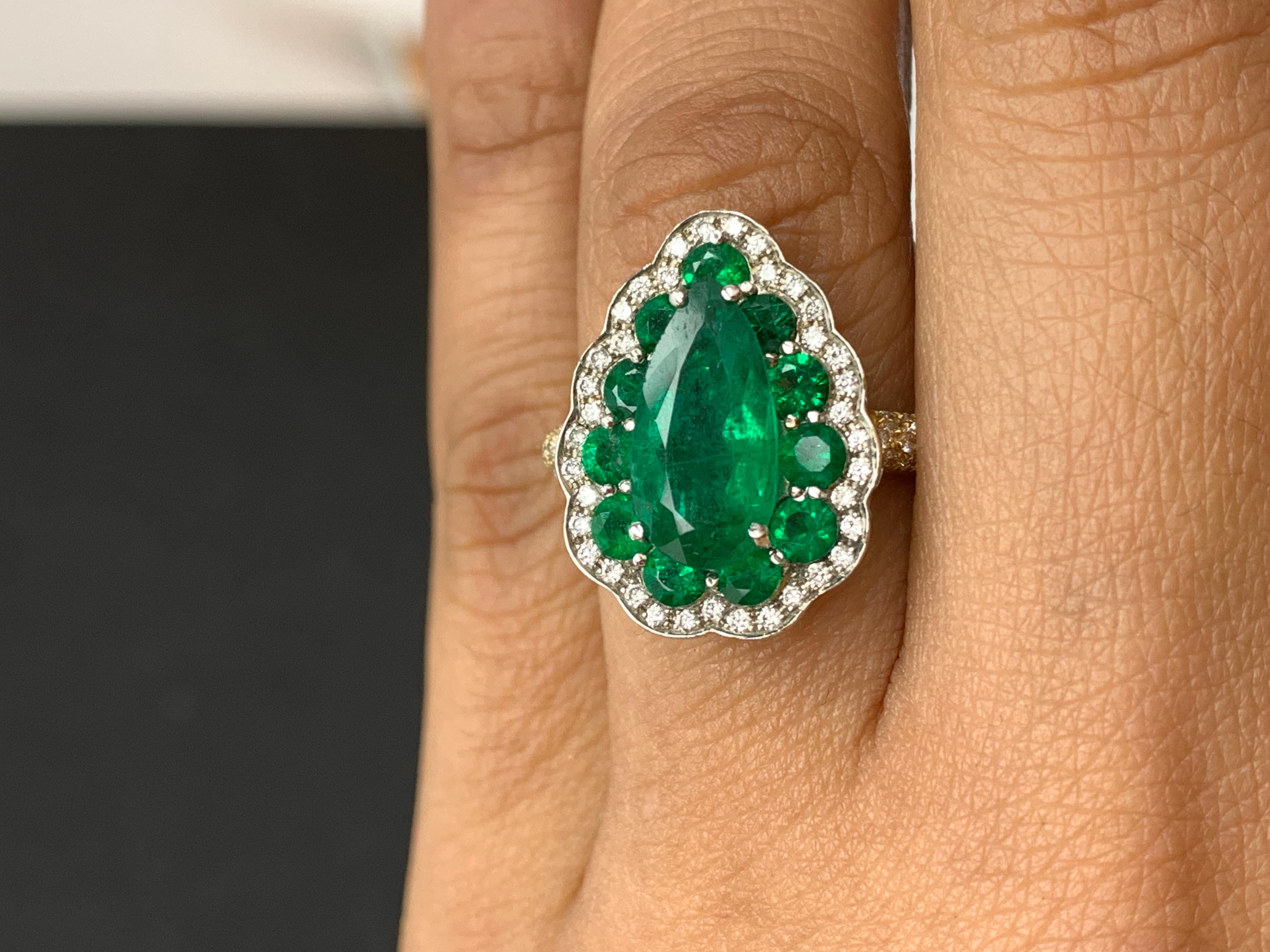 3.04 Carats Pear Shape Emerald and Diamond 18K Yellow Gold Cocktail Ring For Sale 13