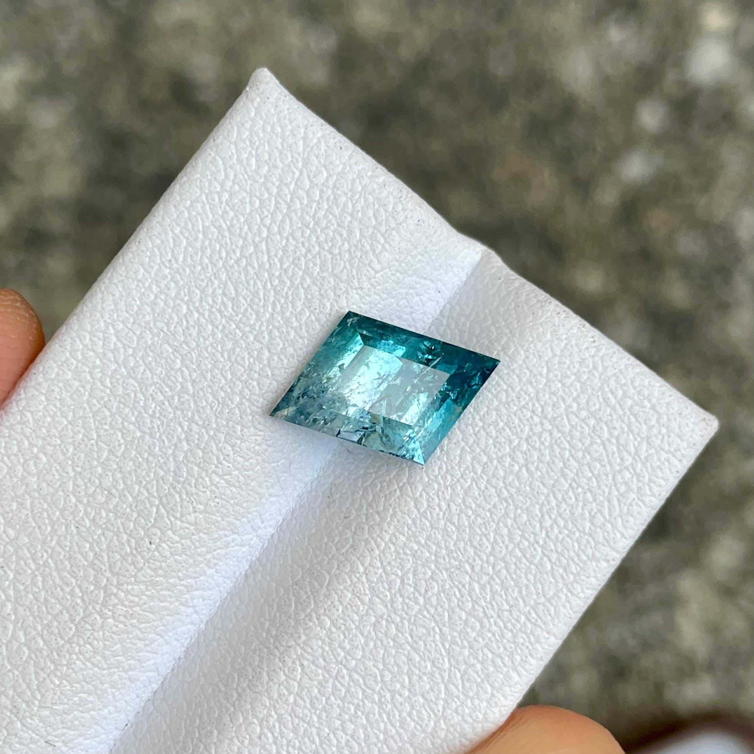 3.04 carats Unusual Bicolor Tourmaline Stone Custom Precision Afghan Gemstone In New Condition For Sale In Bangkok, TH