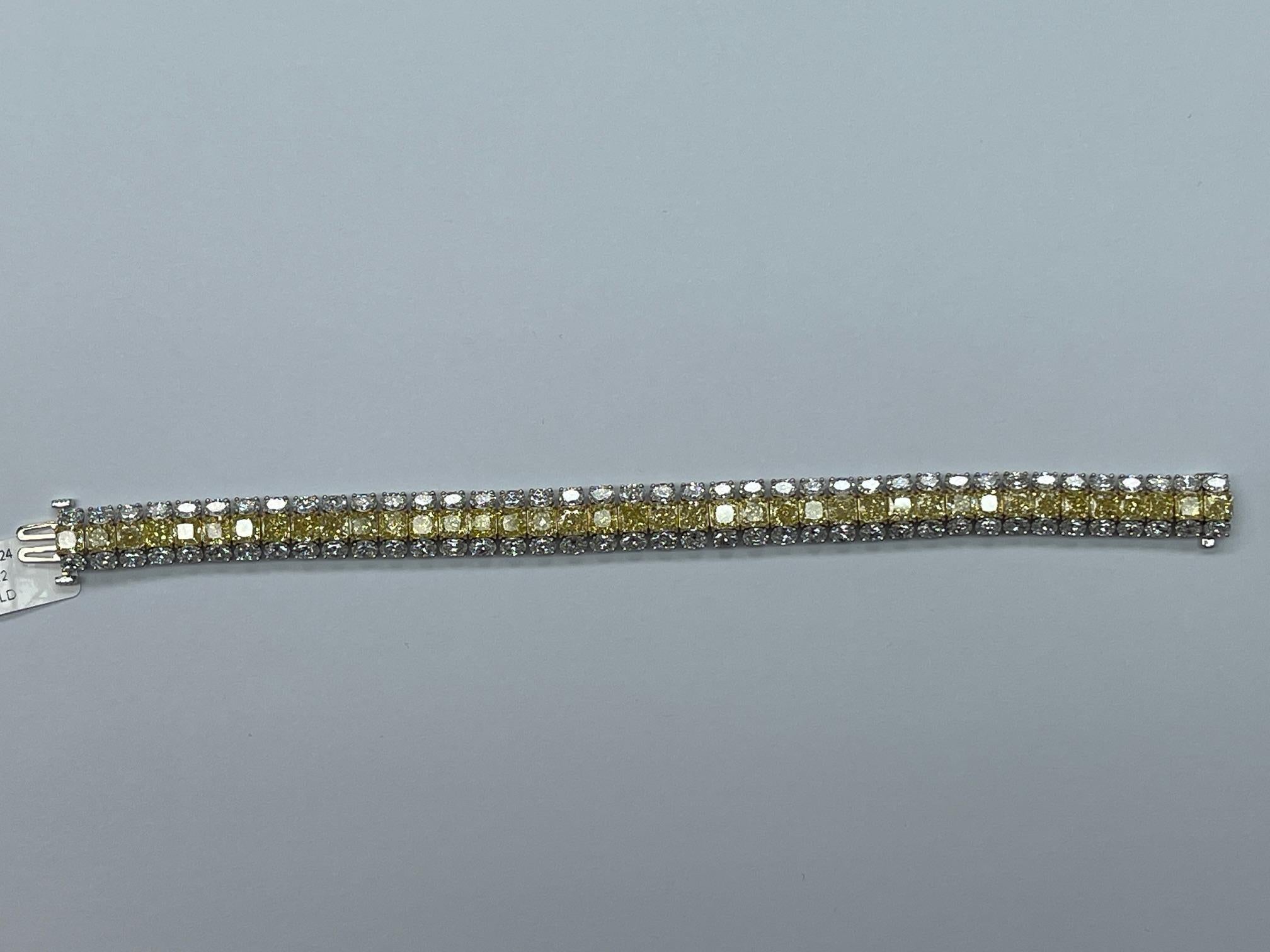 30,46 CTW Ausgefallenes intensiv gelbes Diamant- und weißes Diamant-Tennisarmband aus 18K&PT im Angebot 5