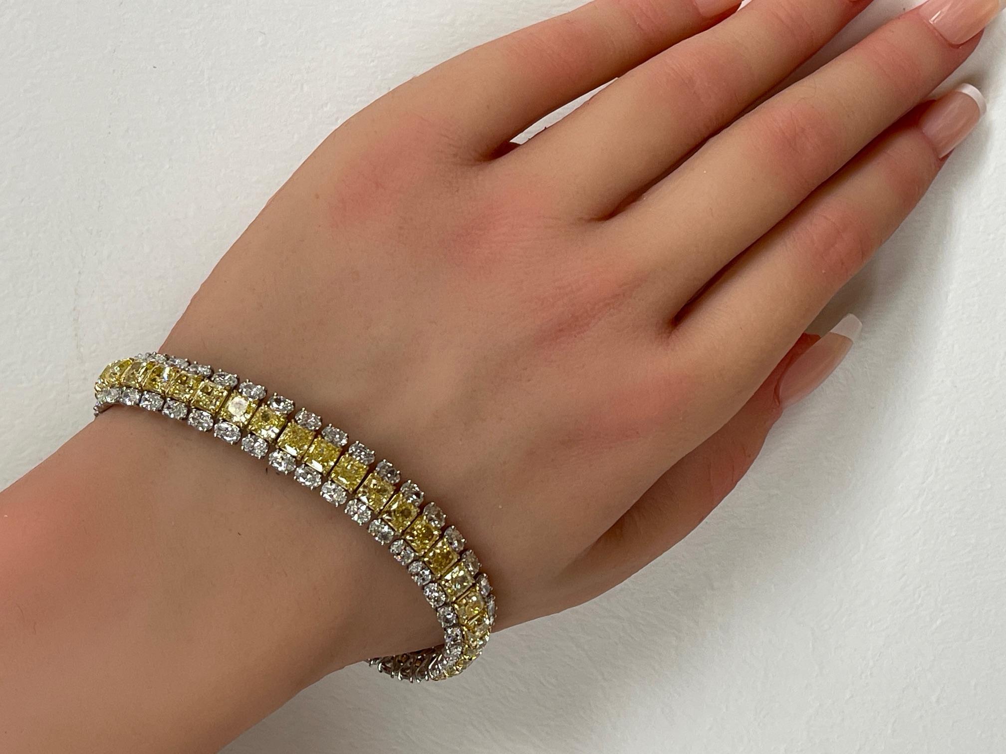 30,46 CTW Ausgefallenes intensiv gelbes Diamant- und weißes Diamant-Tennisarmband aus 18K&PT im Angebot 3