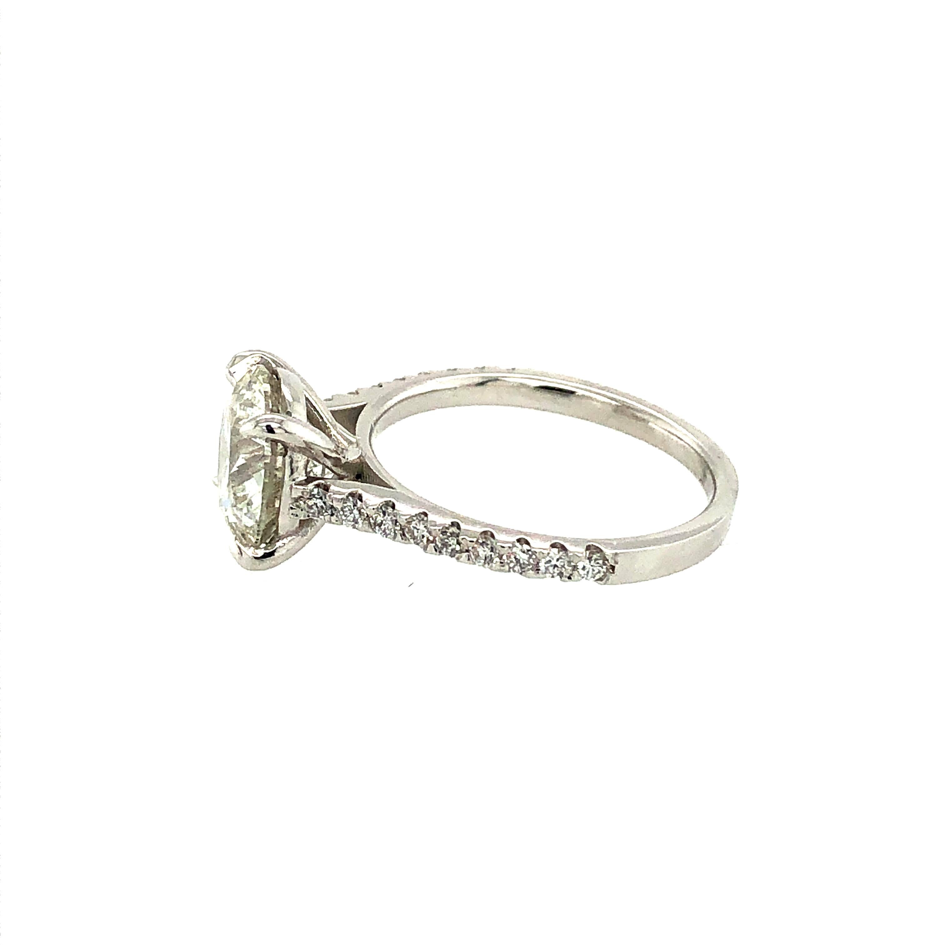 Brilliant Cut 3.04 Carat Diamond Engagement Ring Platinum