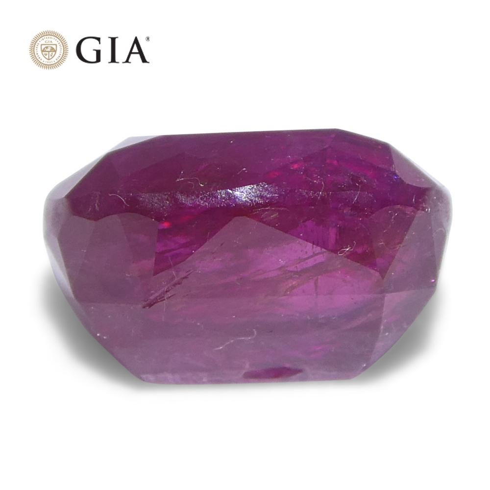 Rubino ovale rosso violaceo 3,04ct GIA certificato Afghanistan non riscaldato in vendita 4