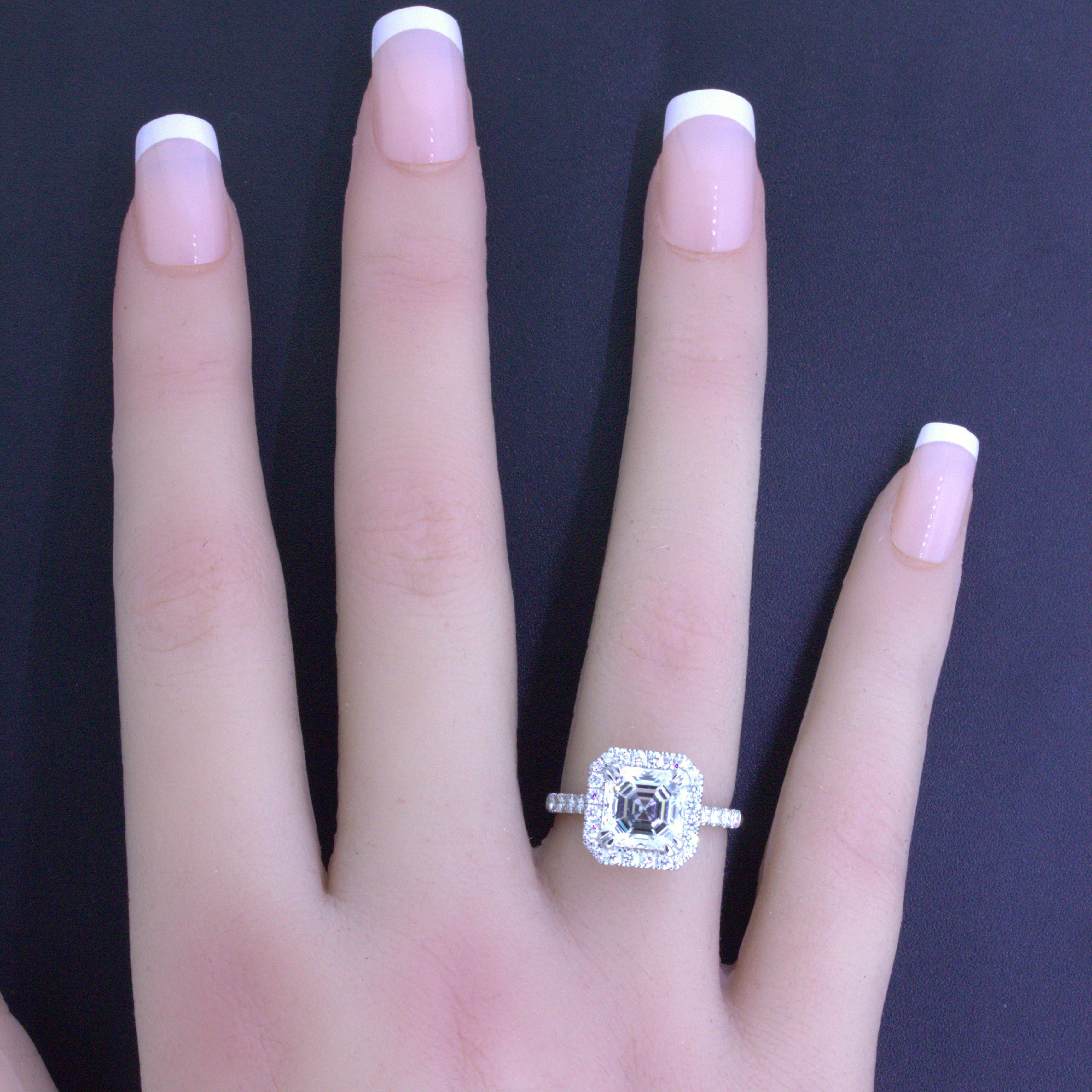 Women's 3.05 Carat Asscher-cut Diamond Platinum Engagement Ring, E-VS1 EGL Certified For Sale