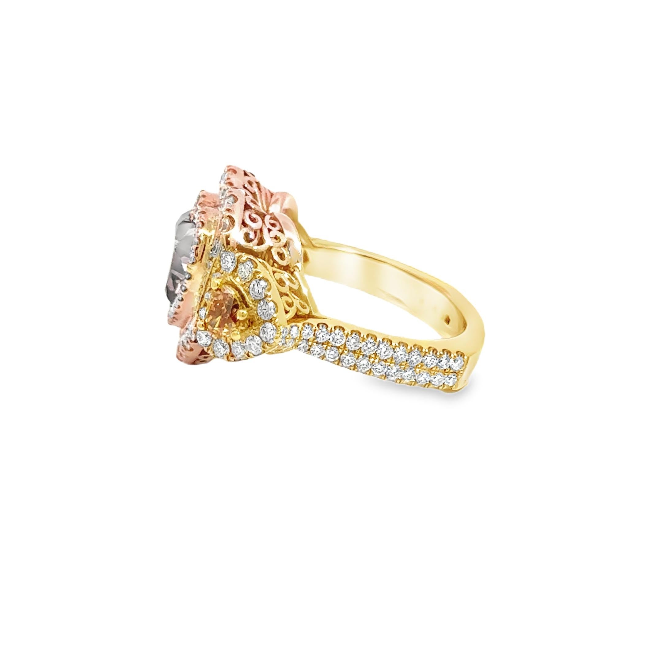 Anillo de diamantes en forma de corazón marrón fantasía de 3,05 quilates Corte de corazón en venta