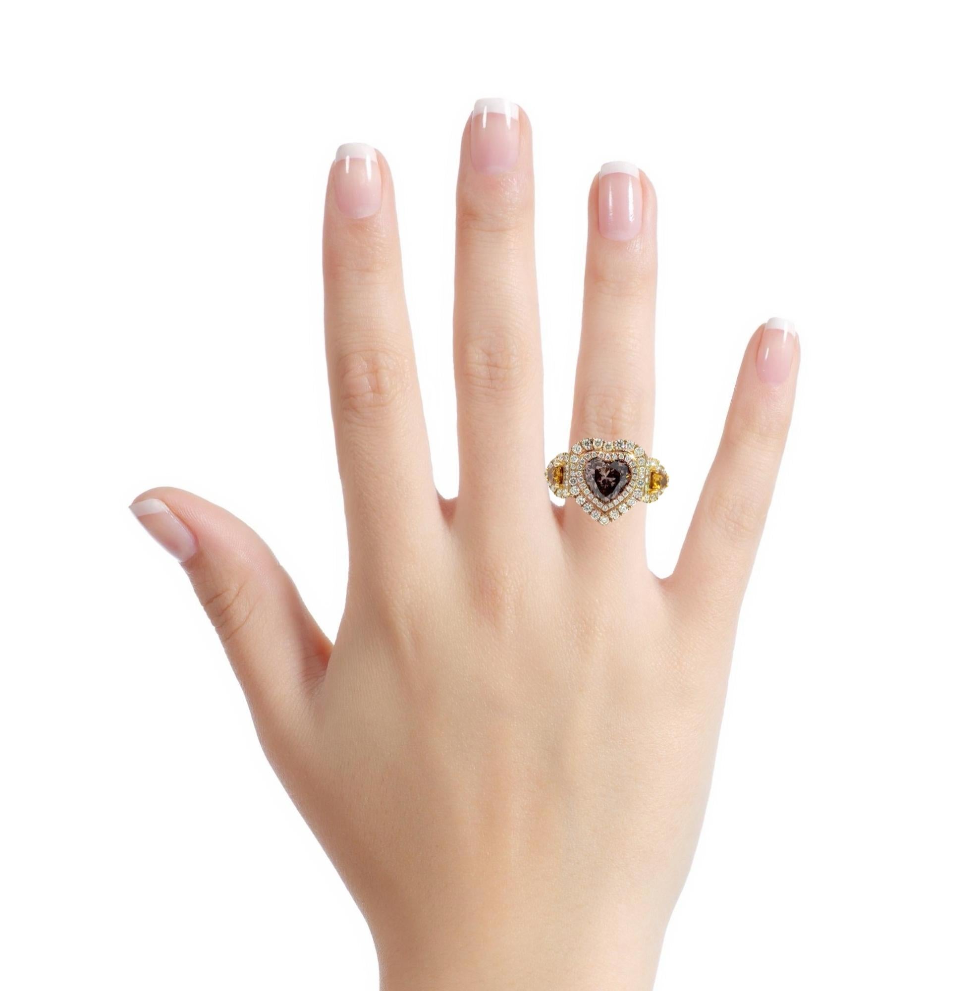 Anillo de diamantes en forma de corazón marrón fantasía de 3,05 quilates en venta 1