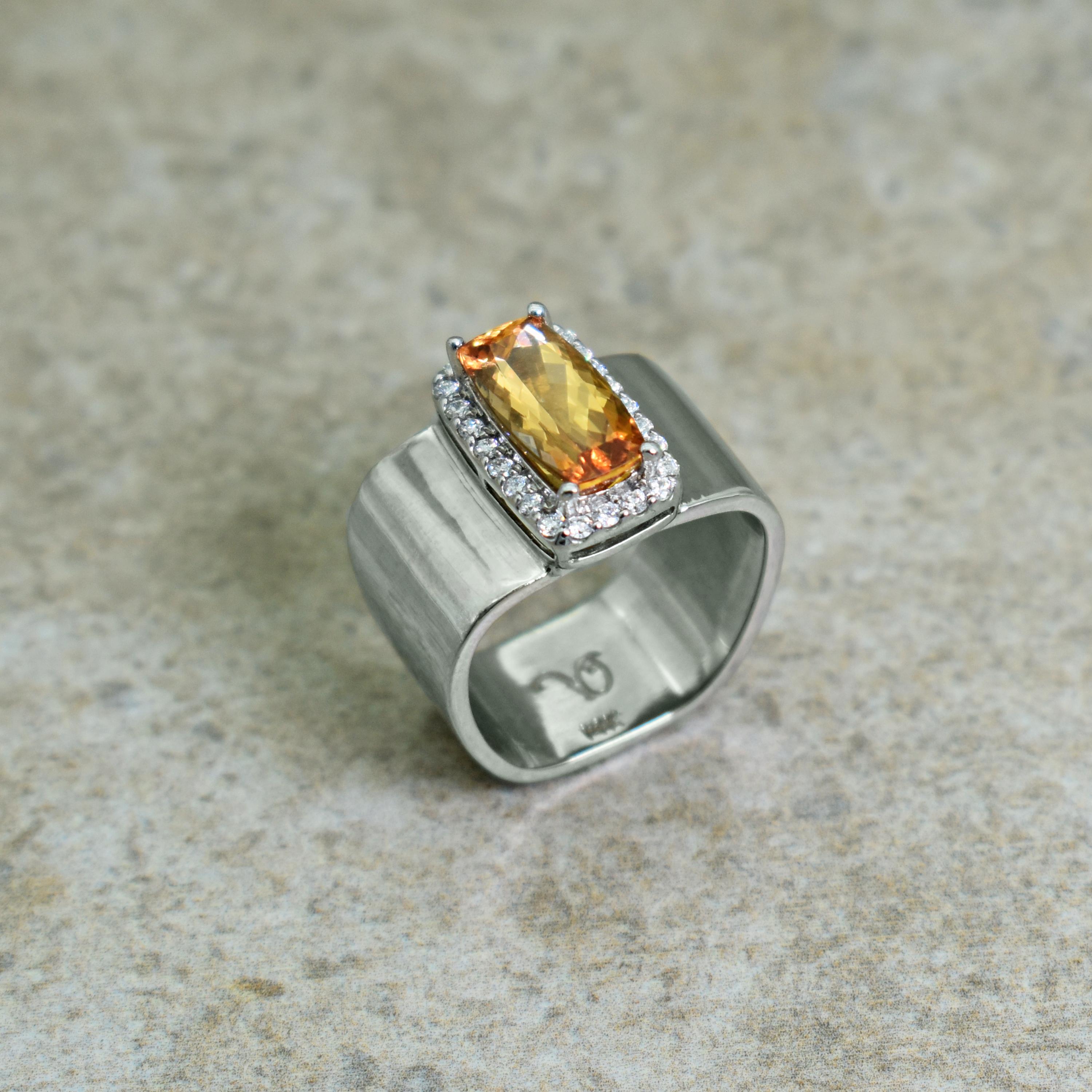 3,05 Karat Imperial Topas Diamant Halo 14 Karat Gold Cocktail-Ring (Zeitgenössisch) im Angebot