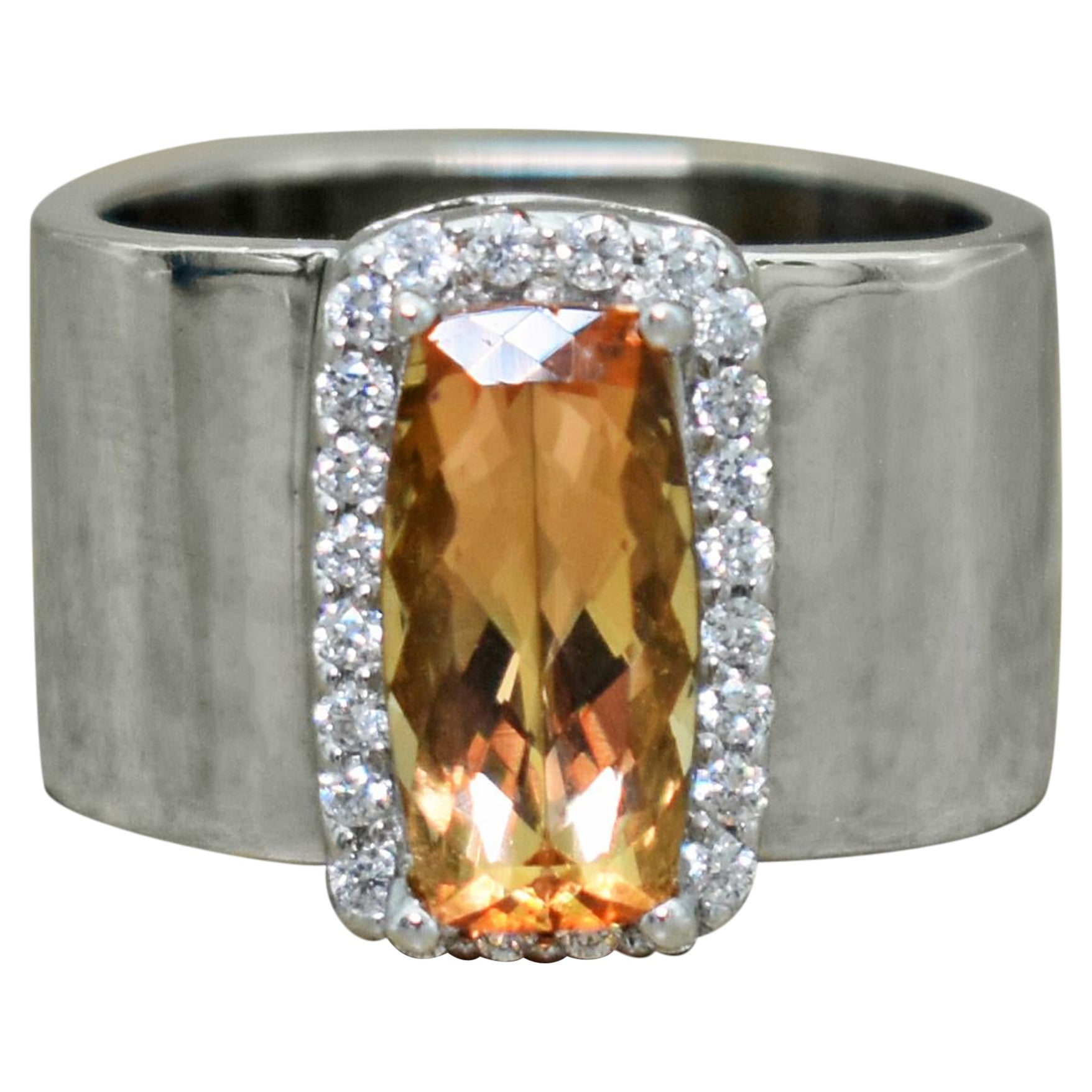 Anello da cocktail in oro 14 carati con diamante e topazio imperiale da 3,05 carati