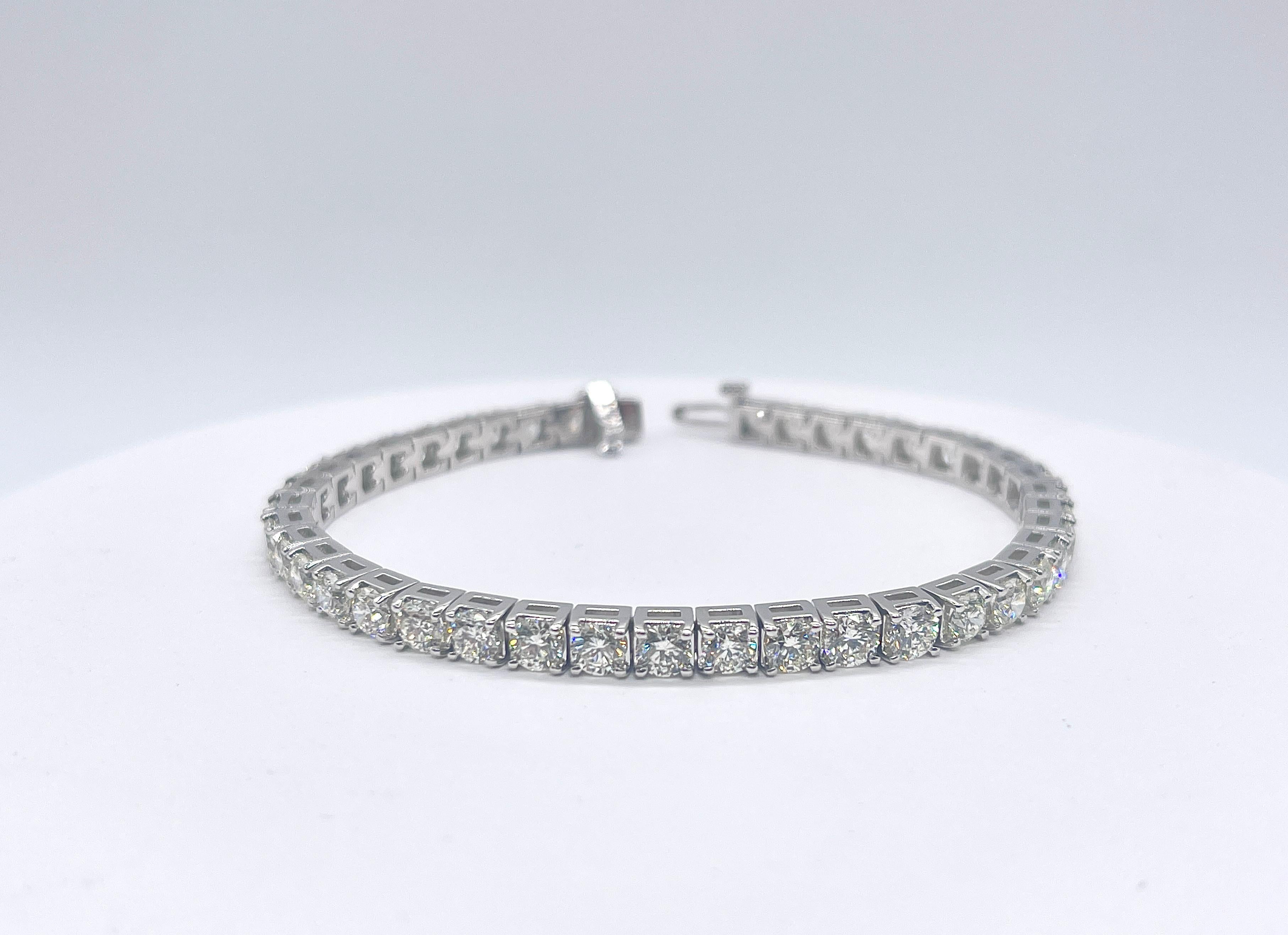 Bracciale tennis con diamanti naturali da 3,05 carati in oro bianco 14K In condizioni Nuovo a Great Neck Plaza, NY