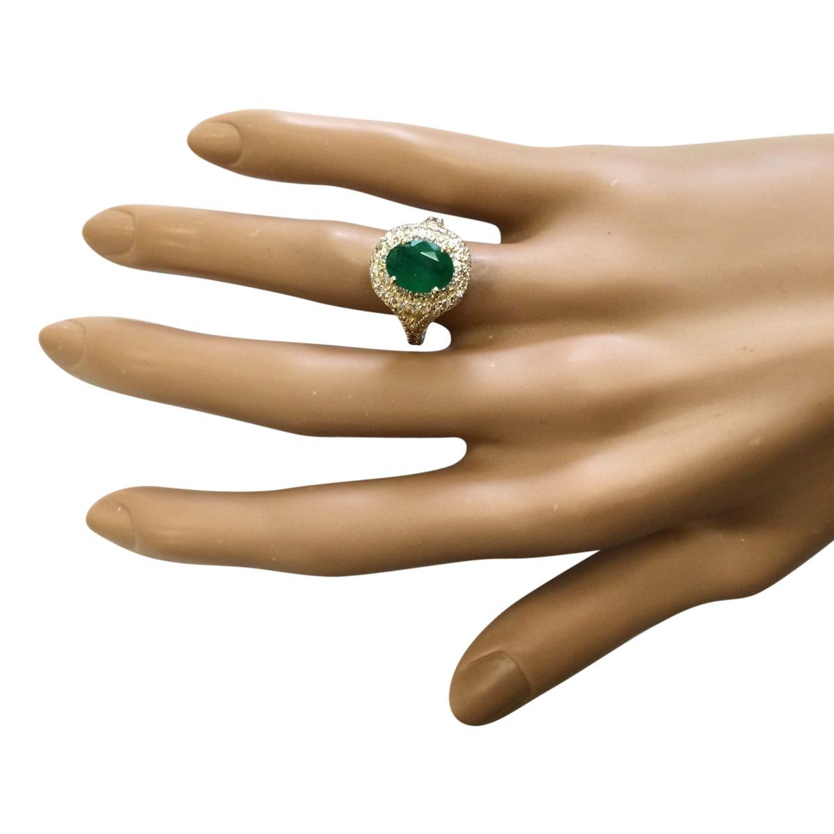 Natural Emerald Diamond Ring In 14 Karat Yellow Gold  In New Condition For Sale In Los Angeles, CA