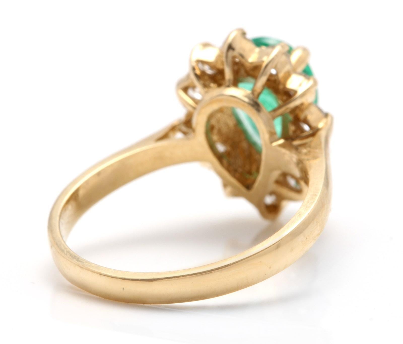 3.05 Carat Natural Emerald and Diamond 14 Karat Solid Yellow Gold Ring In New Condition For Sale In Los Angeles, CA