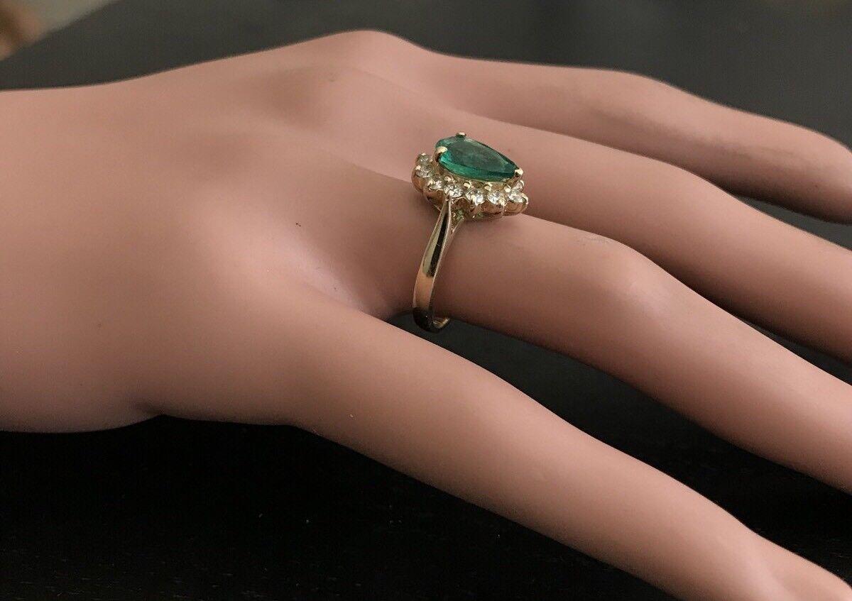 3.05 Carat Natural Emerald and Diamond 14 Karat Solid Yellow Gold Ring For Sale 3