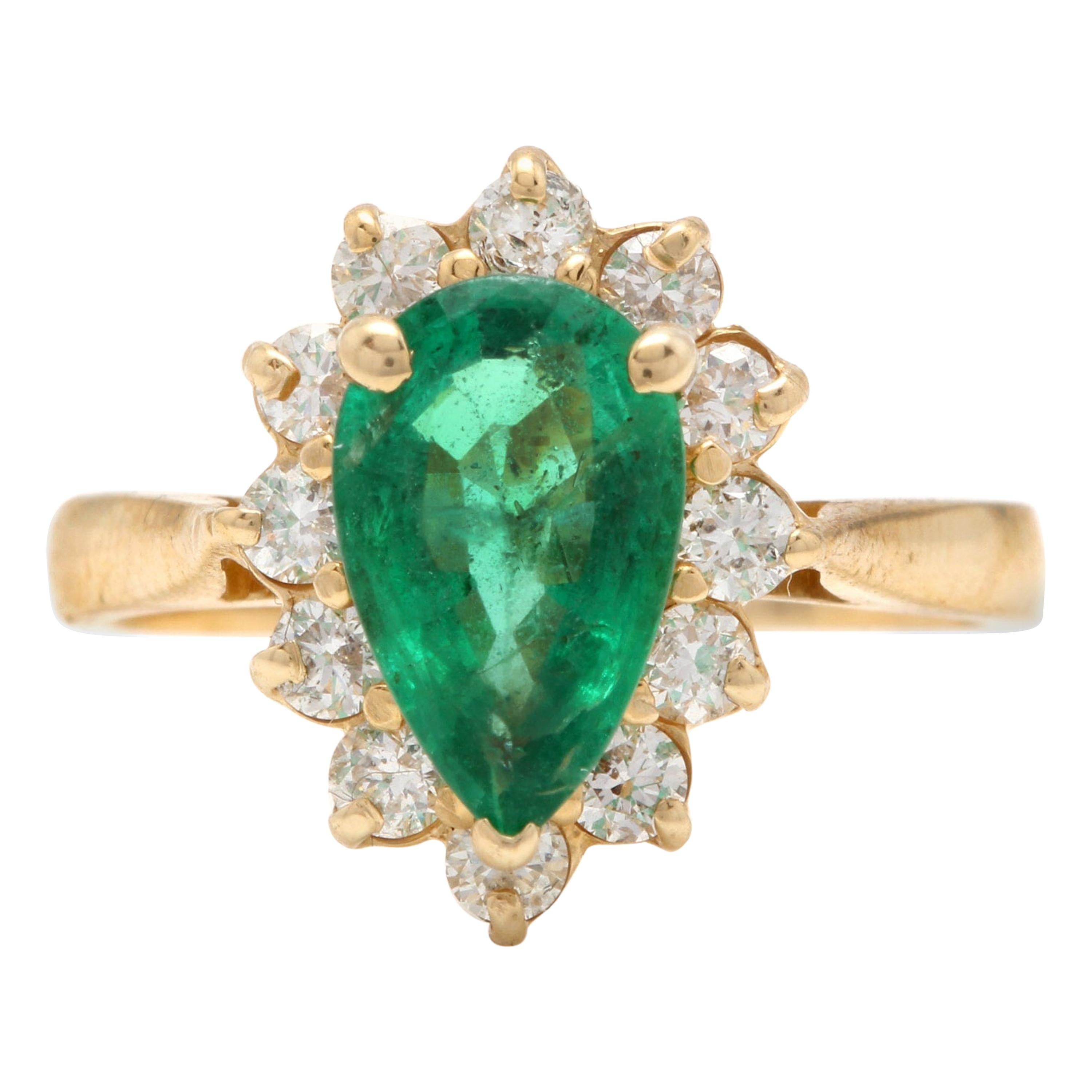 3.05 Carat Natural Emerald and Diamond 14 Karat Solid Yellow Gold Ring For Sale