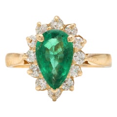 3.05 Carat Natural Emerald and Diamond 14 Karat Solid Yellow Gold Ring