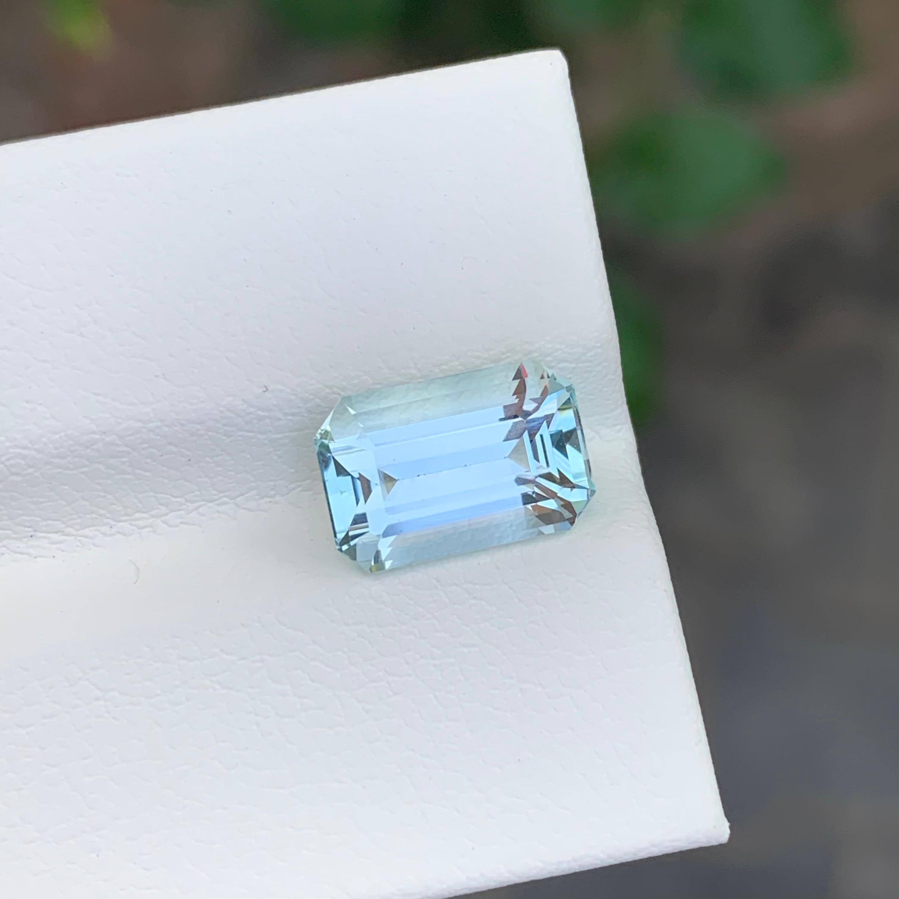 3.05 Karat Natürlicher Facettierter Aquamarin Smaragd Form Edelstein (Arts and Crafts) im Angebot