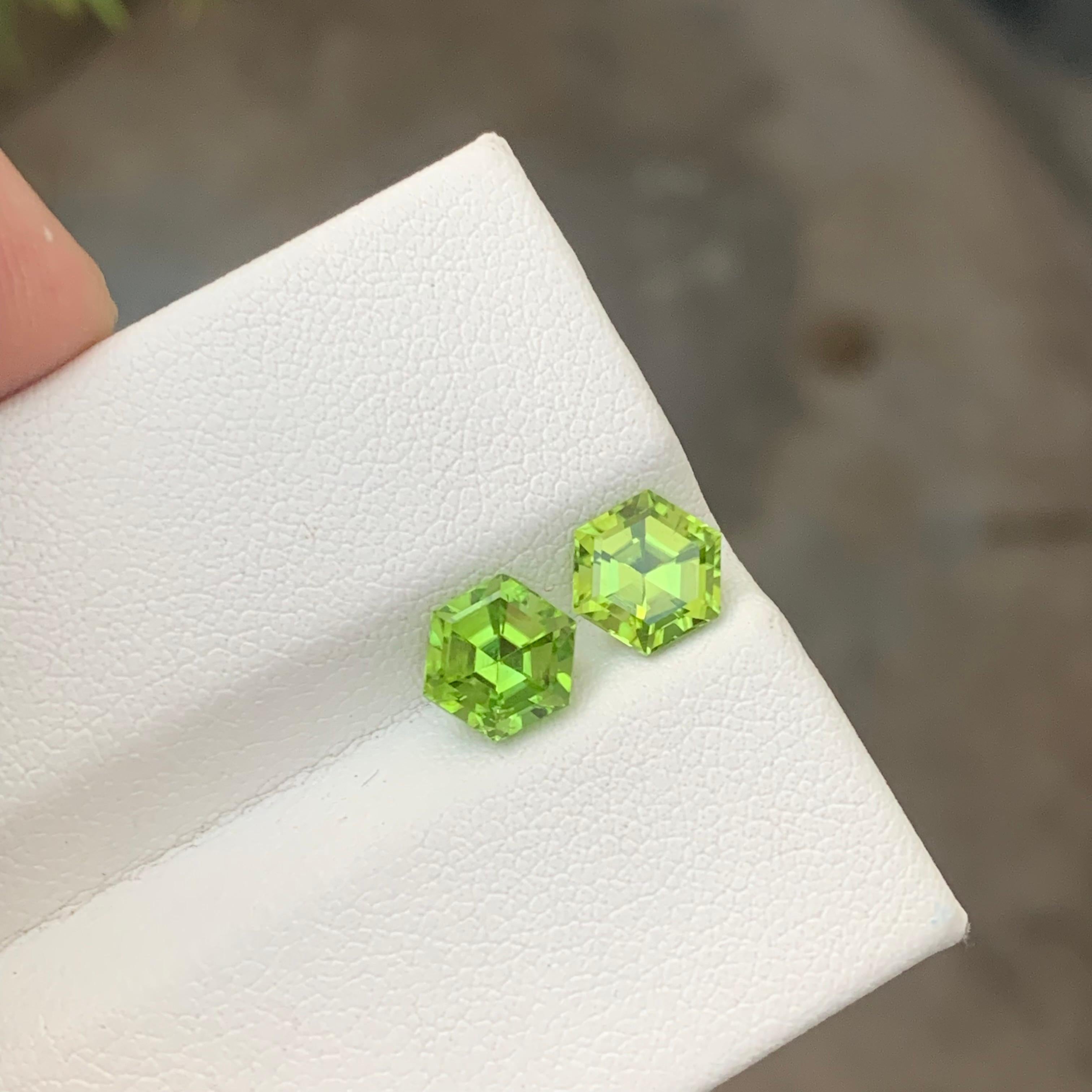 Hexagon Cut 3.05 Carat Natural Loose Apple Green Peridot Matching Pairs for Earrings Jewelry For Sale