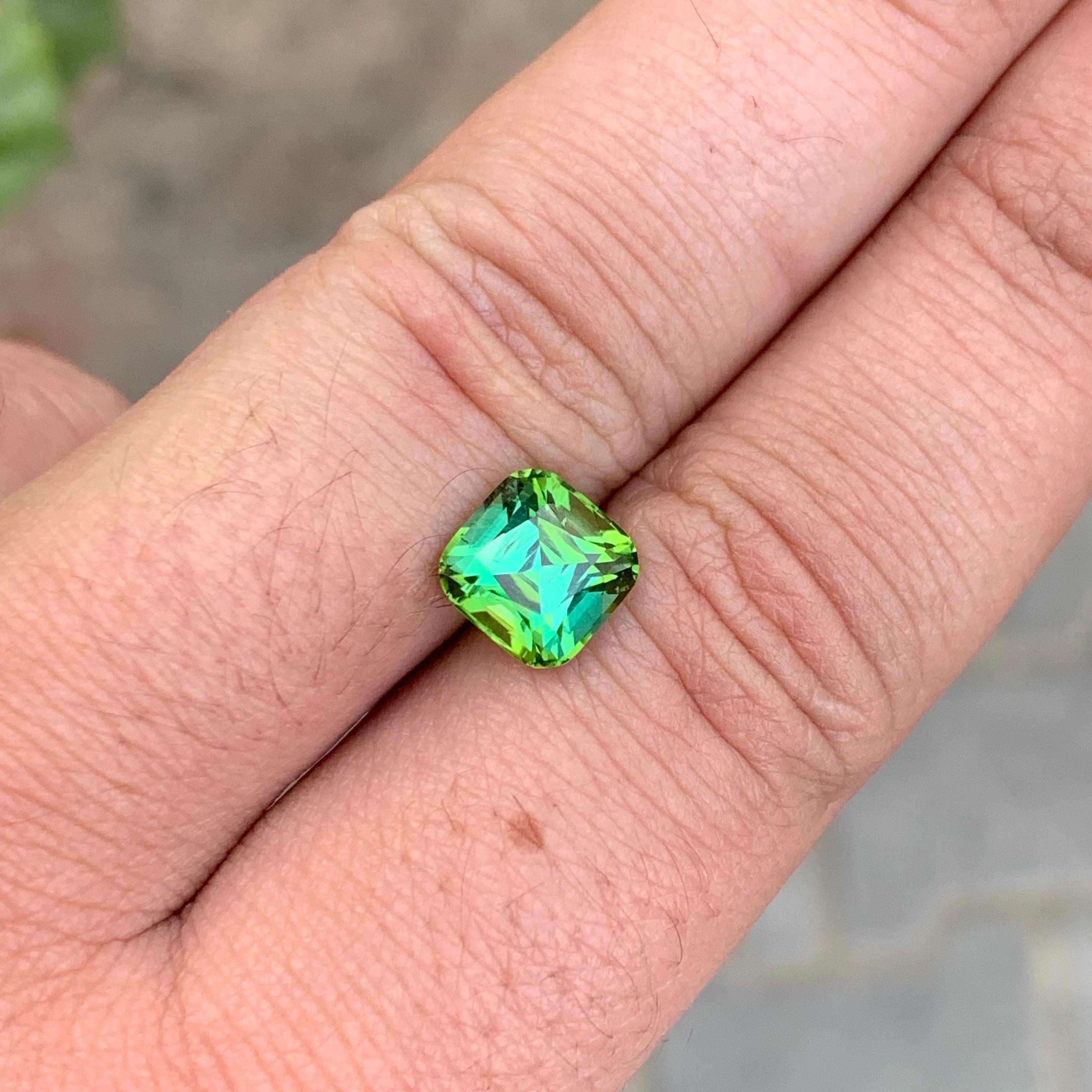 3.05 Carat Natural Loose Blue Green Tourmaline Cushion Shape Gem In New Condition For Sale In Peshawar, PK