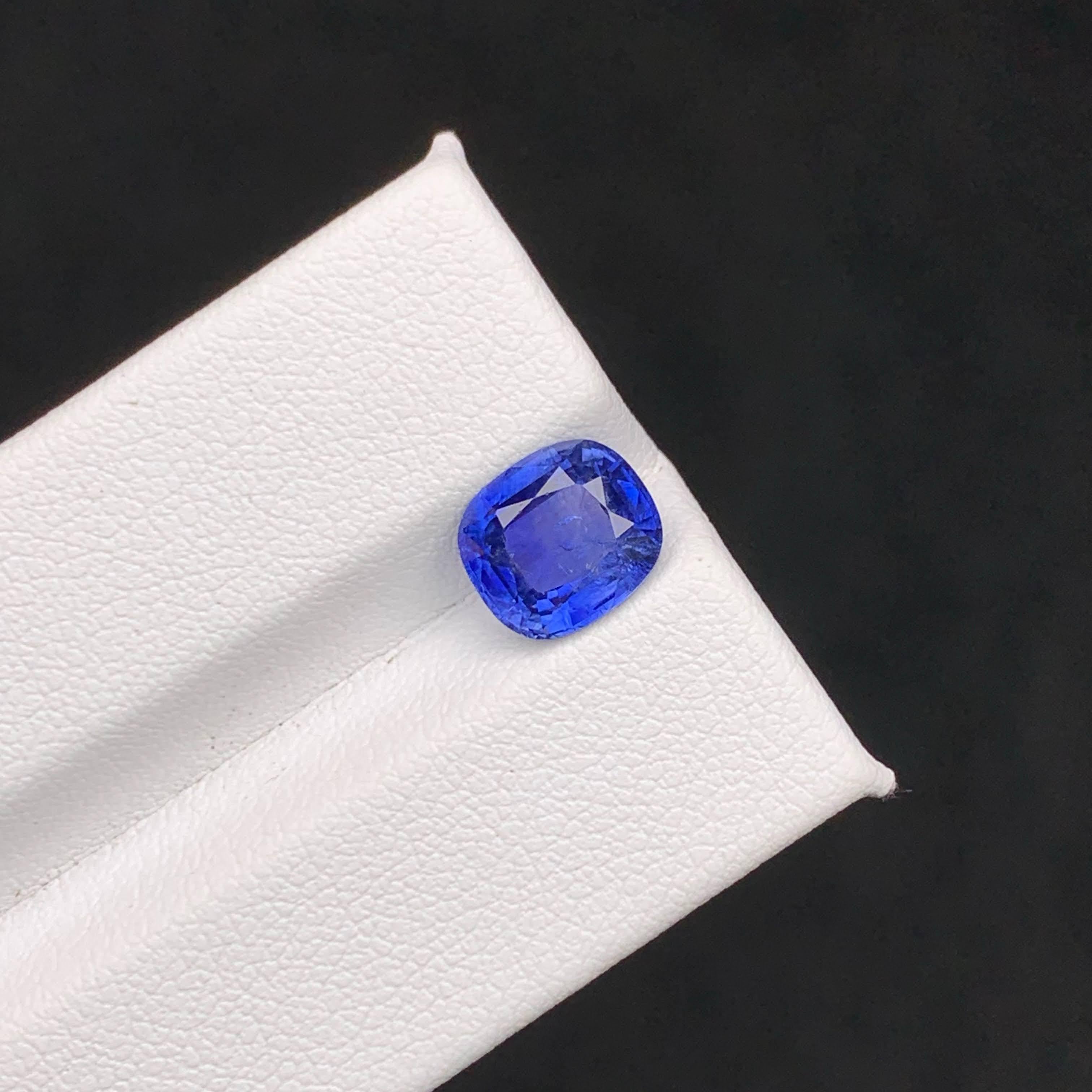 3,05 Carati di Zaffiro Blu Naturale Sciolto Pietra Taglio Cuscino Gemma dello Sri Lanka In condizioni Nuovo in vendita a Bangkok, TH