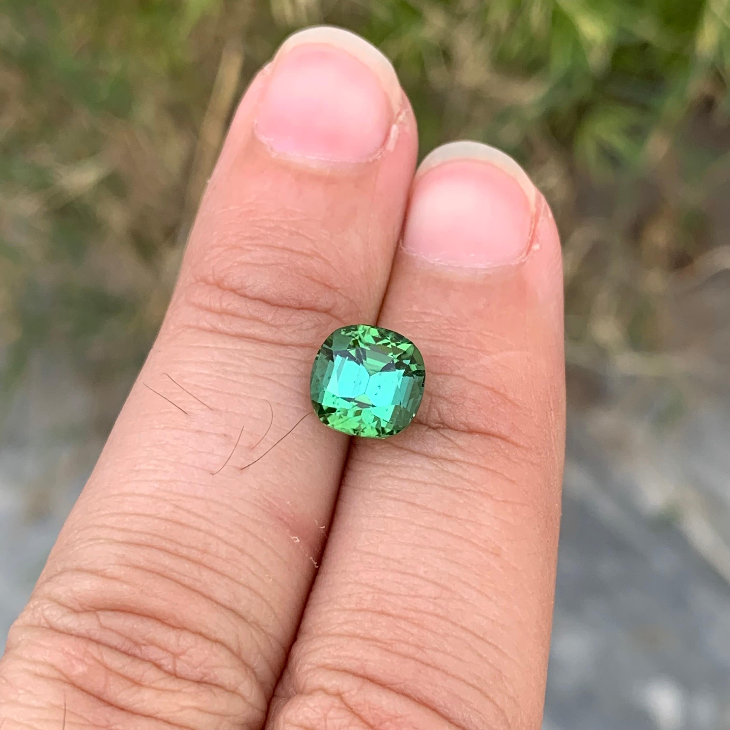 3.05 Carat Natural Loose Bright Green Tourmaline Cushion Shape Gem For Jewellery For Sale 3