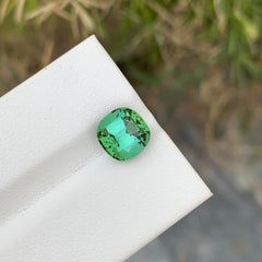 3.05 quilates de turmalina verde brillante natural suelta en forma de cojín para joyería