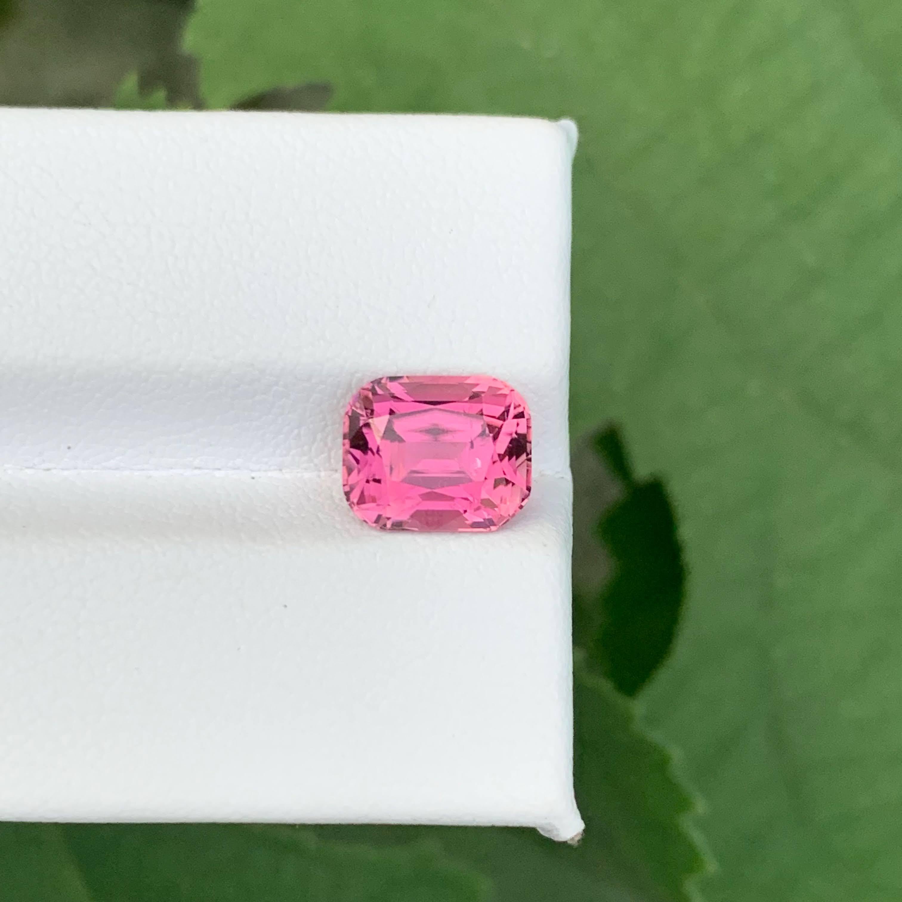 3.05 Carati di tormalina rosa sfusa Nature taglio cuscino Gemma afgana in vendita 5