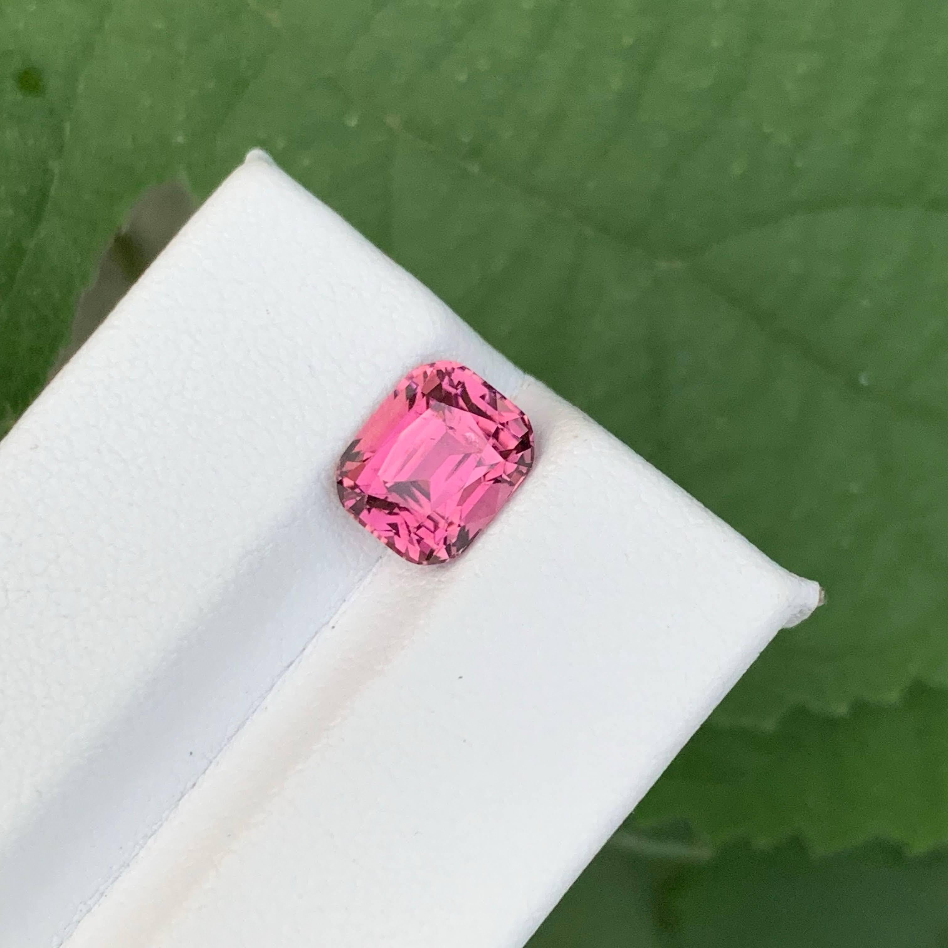 3.05 Carati di tormalina rosa sfusa Nature taglio cuscino Gemma afgana In condizioni Nuovo in vendita a Bangkok, TH