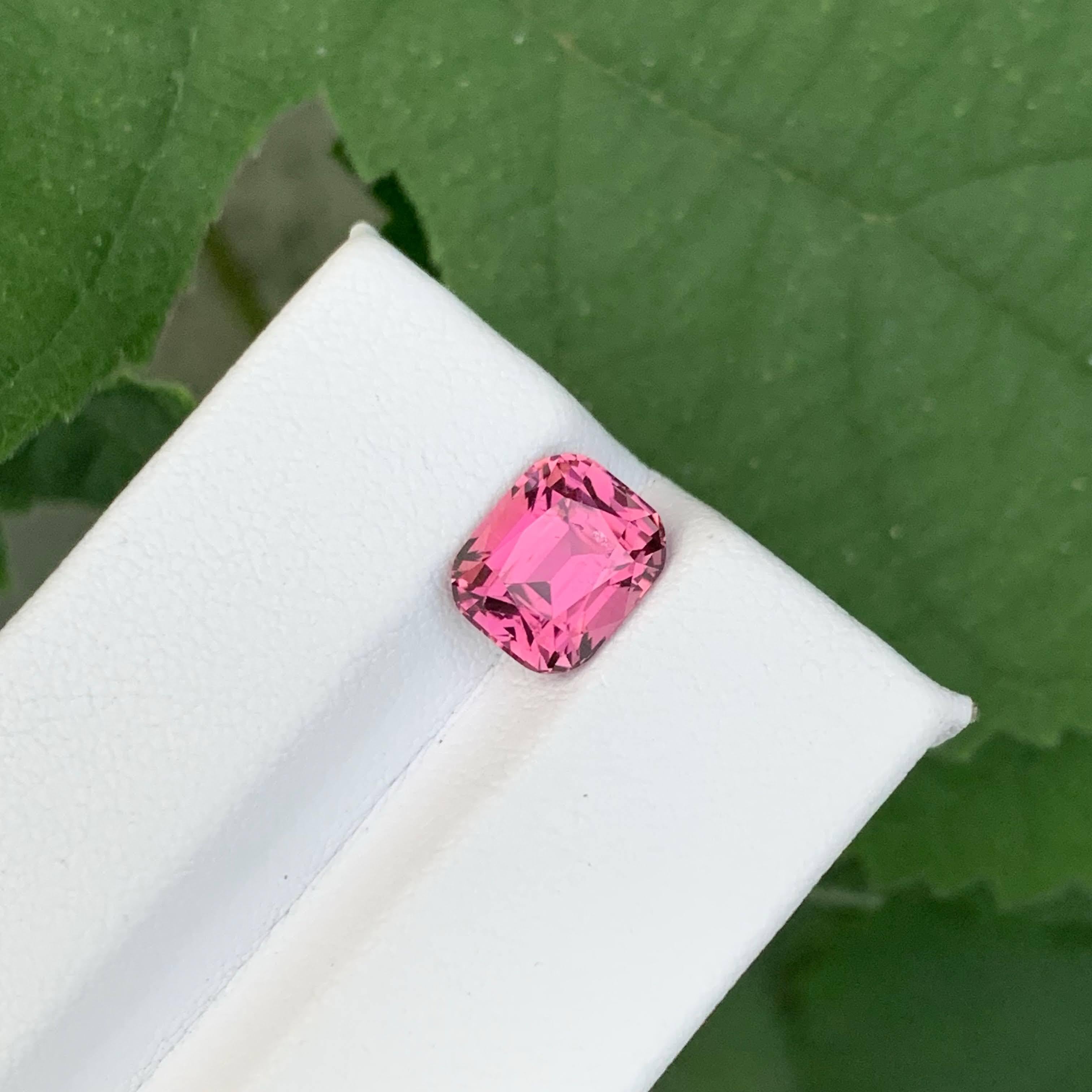 3.05 Carati di tormalina rosa sfusa Nature taglio cuscino Gemma afgana in vendita 2
