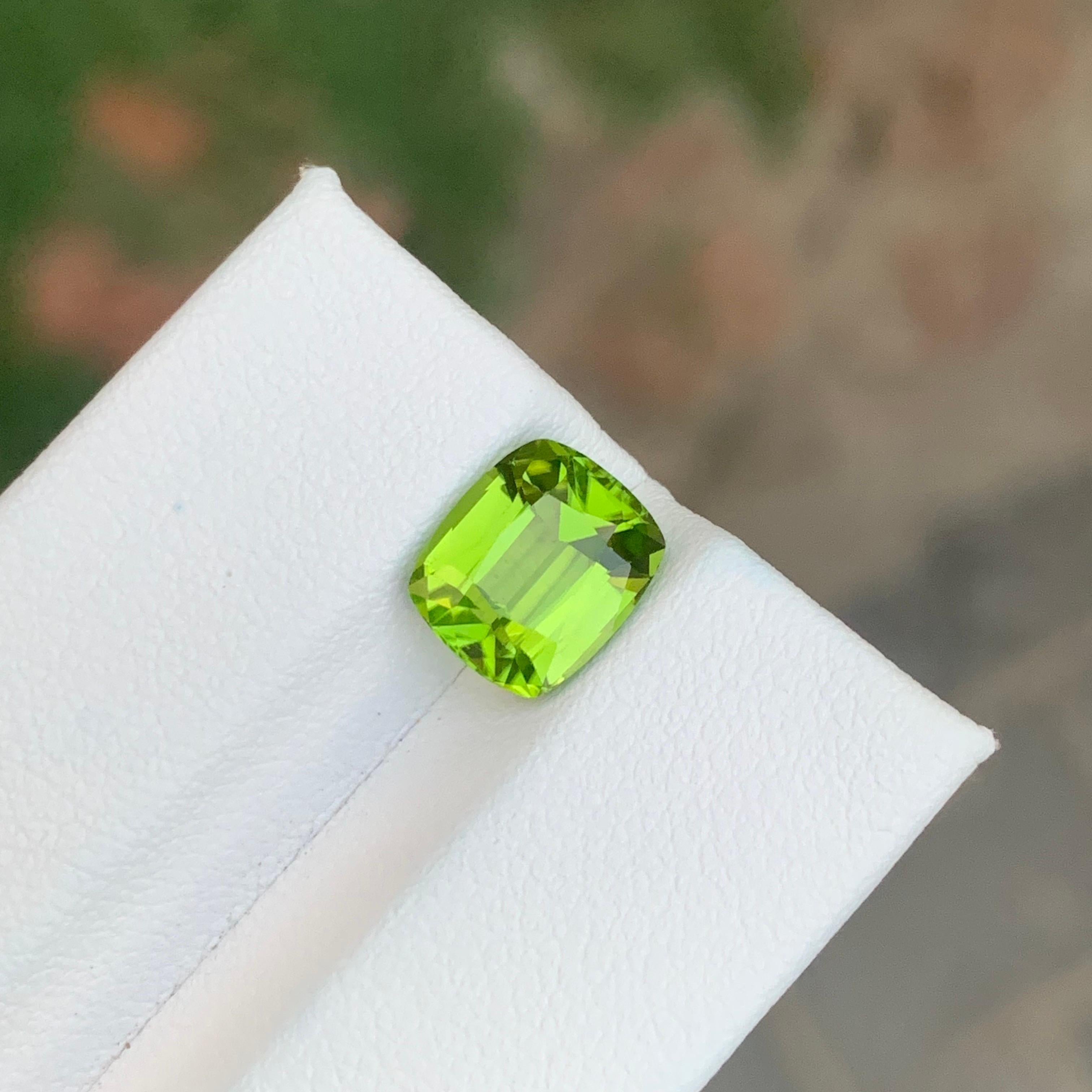 Cushion Cut 3.05 Carat Natural Loose Peridot Cushion Shape Gemstone For Sale