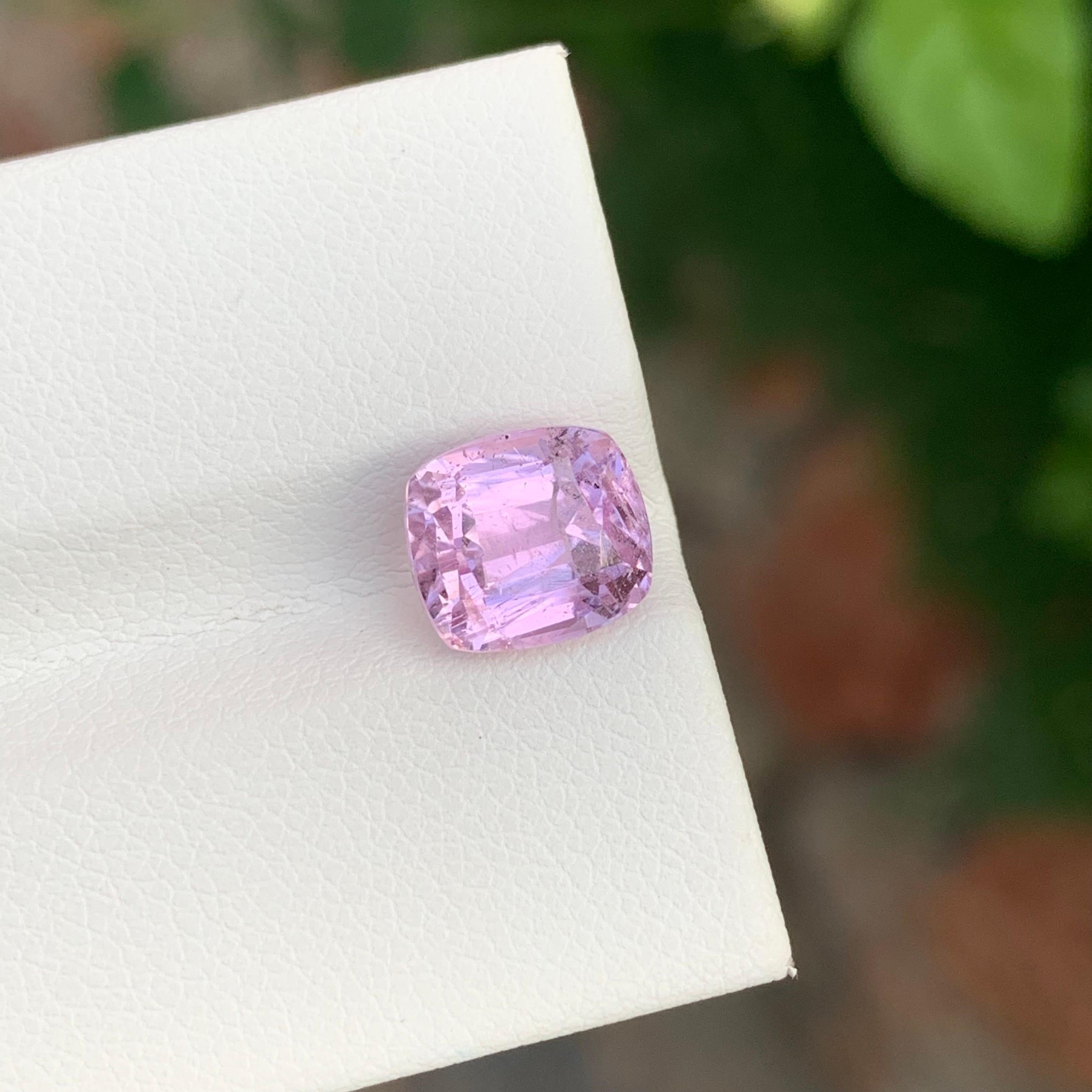 3,05 Karat natürlicher loser rosa Kunzit in Kissenform in Kissenform für die Schmuckherstellung im Angebot 2