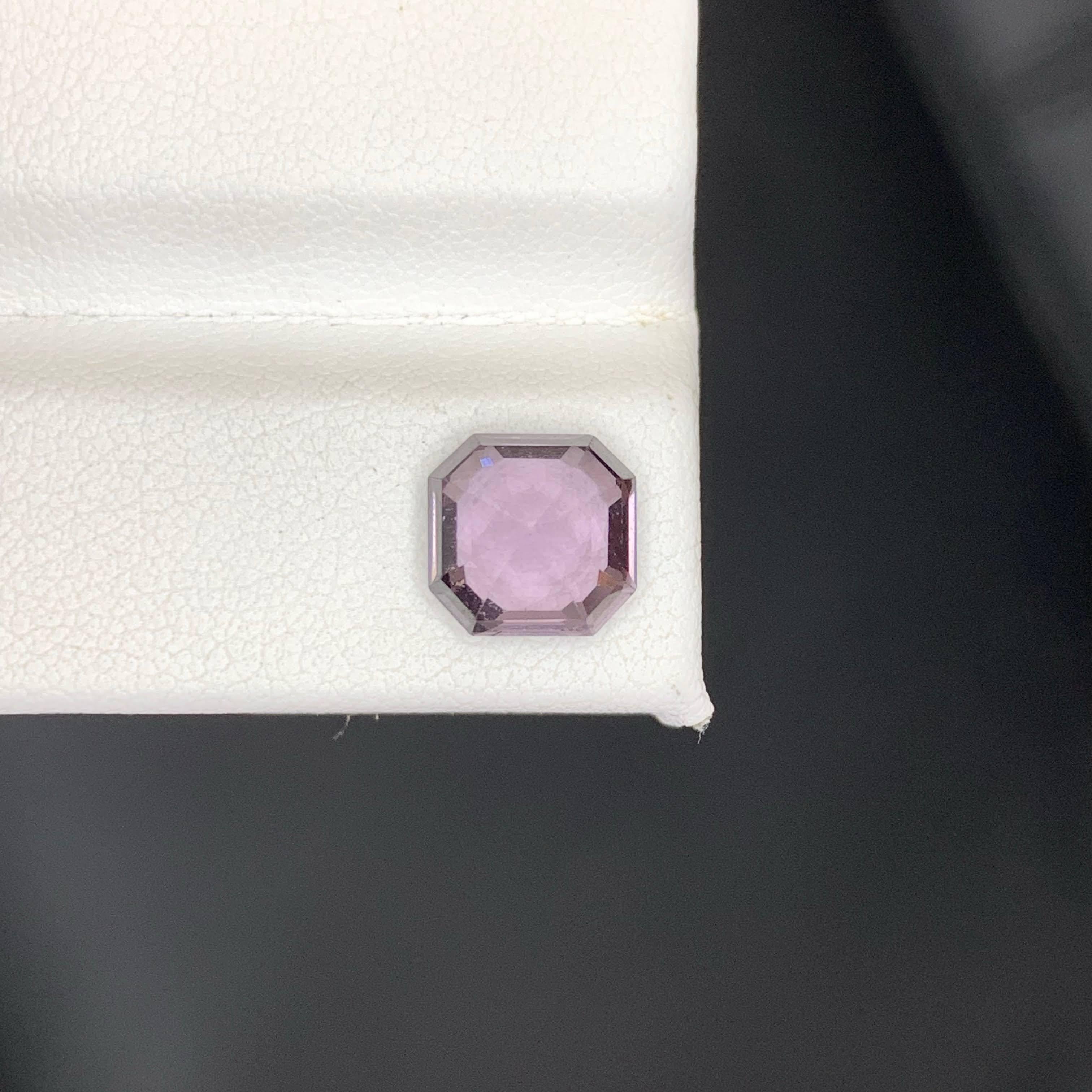 3,05 Karat Natürlicher Loser Lila Spinell Stein Asscher Schliff Tansanischer Edelstein (Moderne) im Angebot