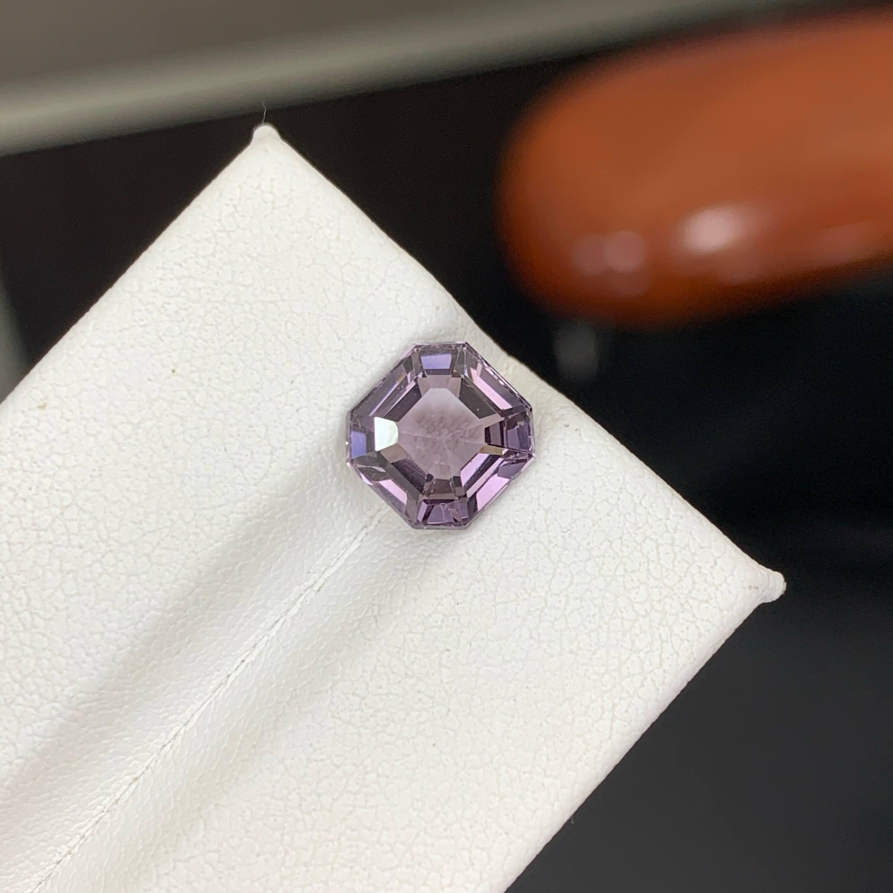 3,05 Karat Natürlicher Loser Lila Spinell Stein Asscher Schliff Tansanischer Edelstein im Zustand „Neu“ im Angebot in Bangkok, TH