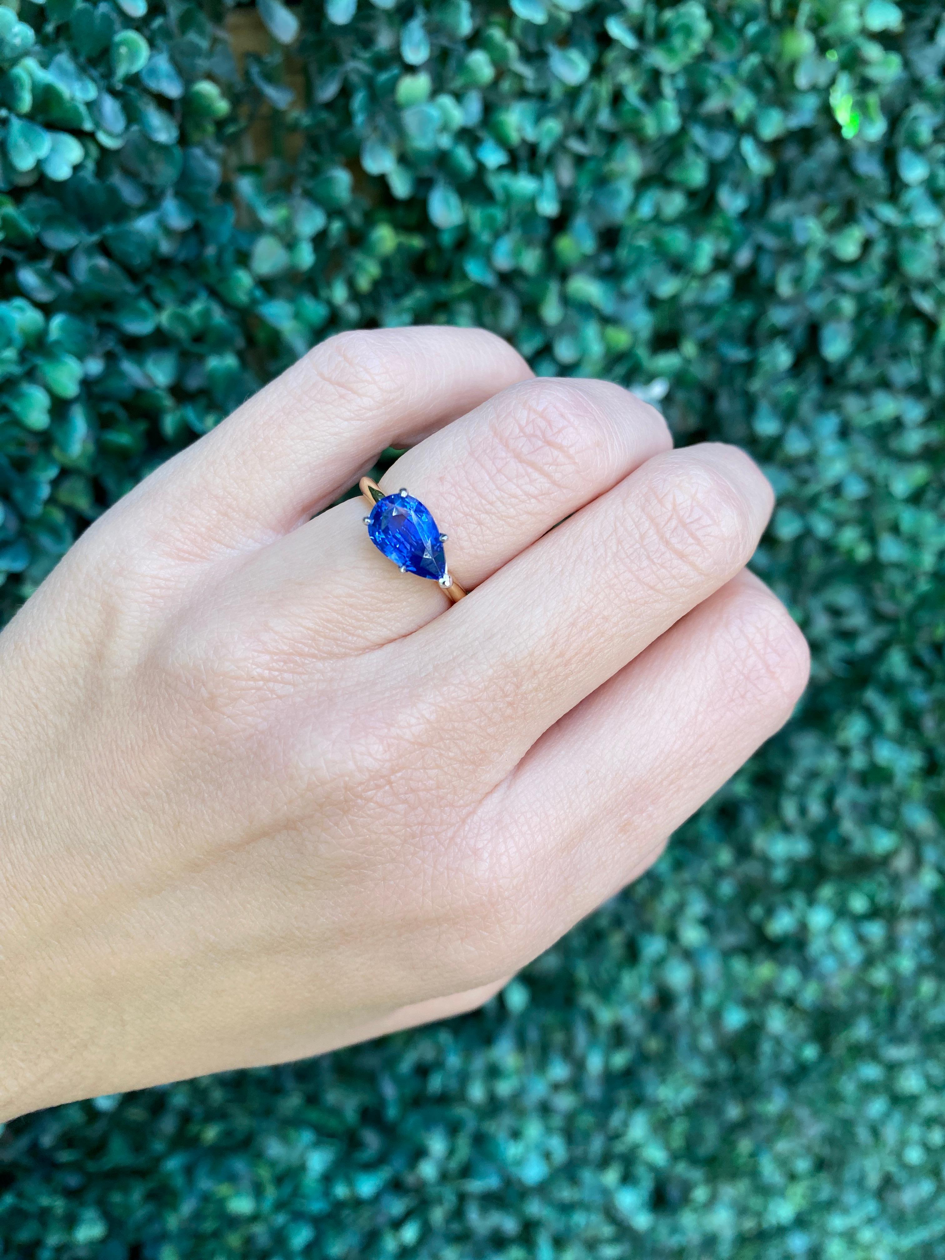 Bague en or jaune 18 carats et platine avec saphir bleu naturel en forme de poire de 3,05 carats en vente 10