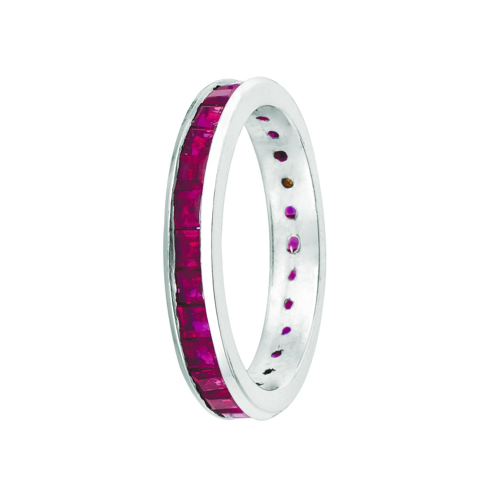 Contemporary 3.05 Carat Natural Princess Cut Ruby Eternity Band Ring 14 Karat White Gold For Sale