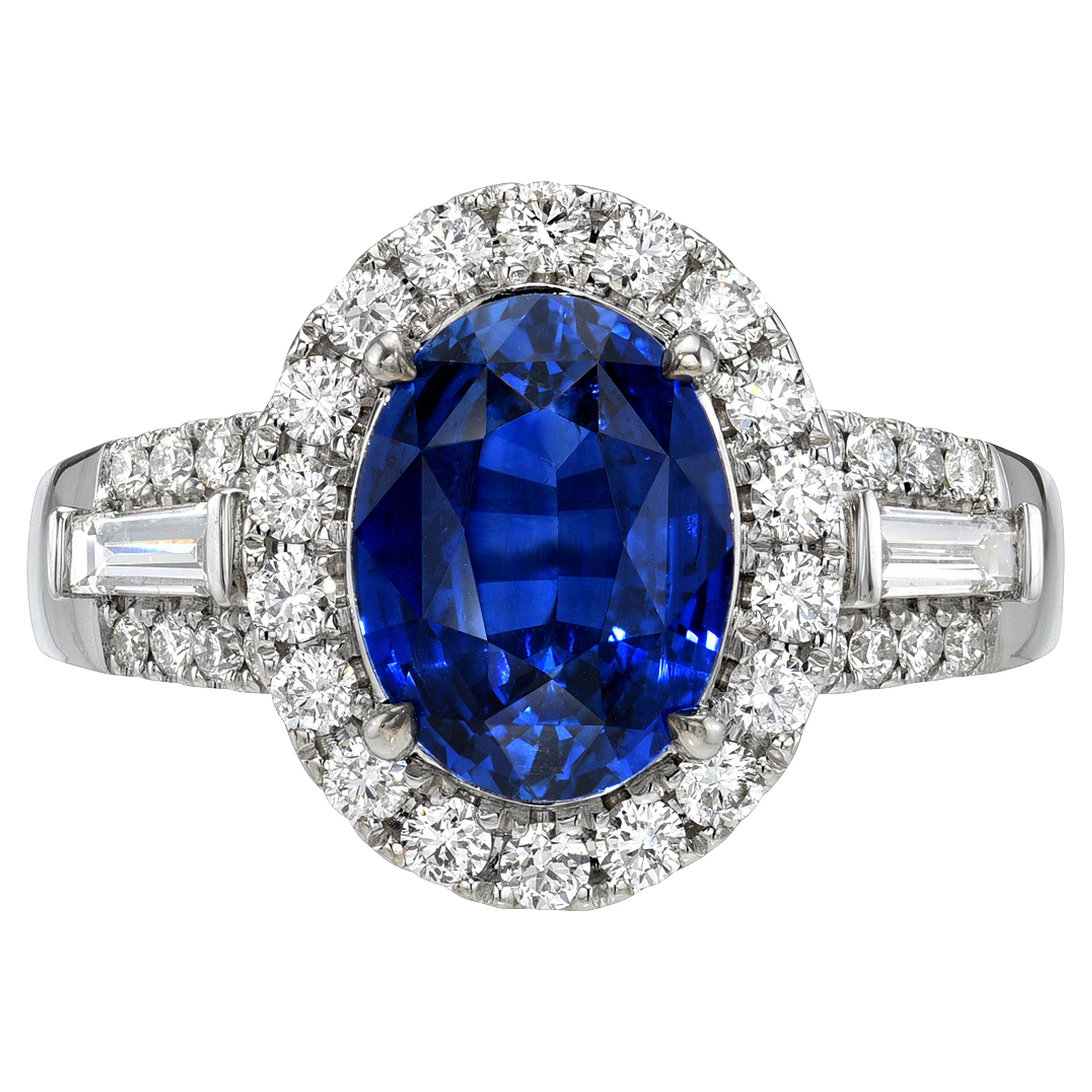 3.05-Carat Oval Royal Blue Sapphire and Diamond 18K White Gold Ring - Tamir en venta