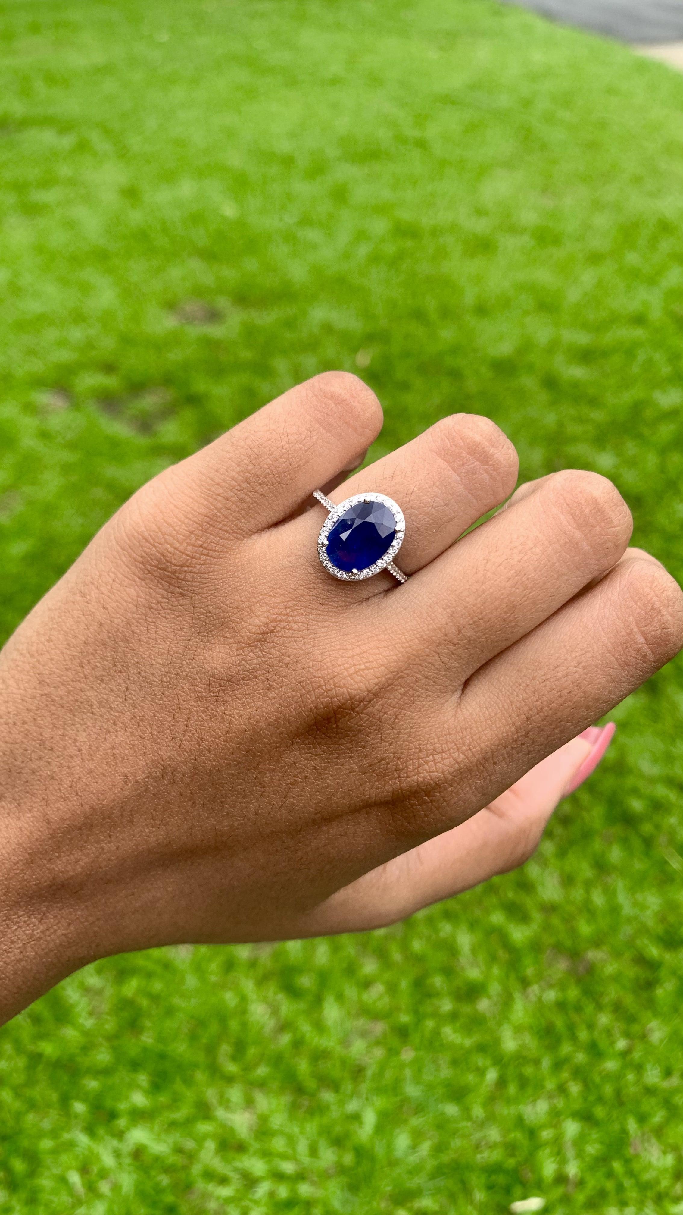 Modern 3.05 Carat Ceylon Royal Blue Sapphire & Diamond Ring in 18K White Gold