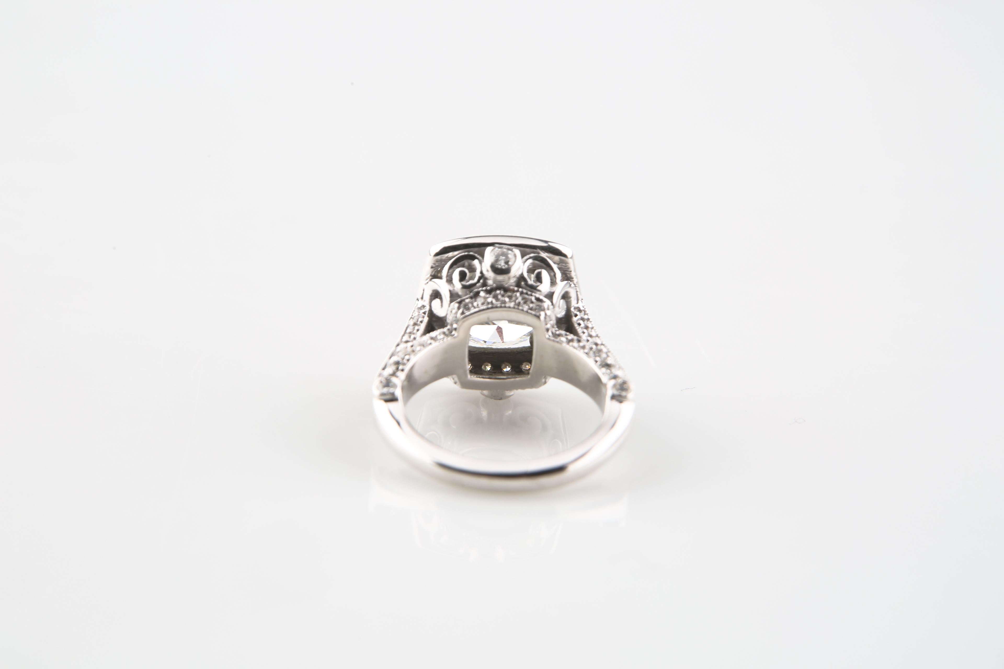Women's 3.05 Carat Round Brilliant Diamond 14 Karat Gold Engagement Ring GIA Certified For Sale