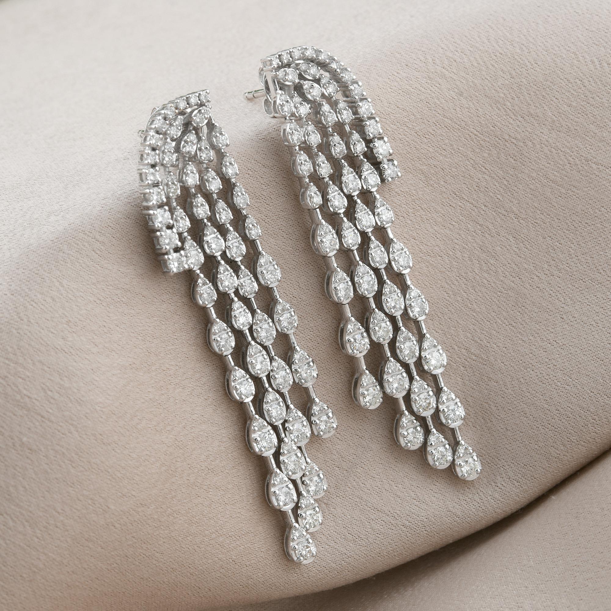 Moderne Boucles d'oreilles chandelier en diamant naturel de pureté SI et de couleur HI en or blanc 18 carats en vente