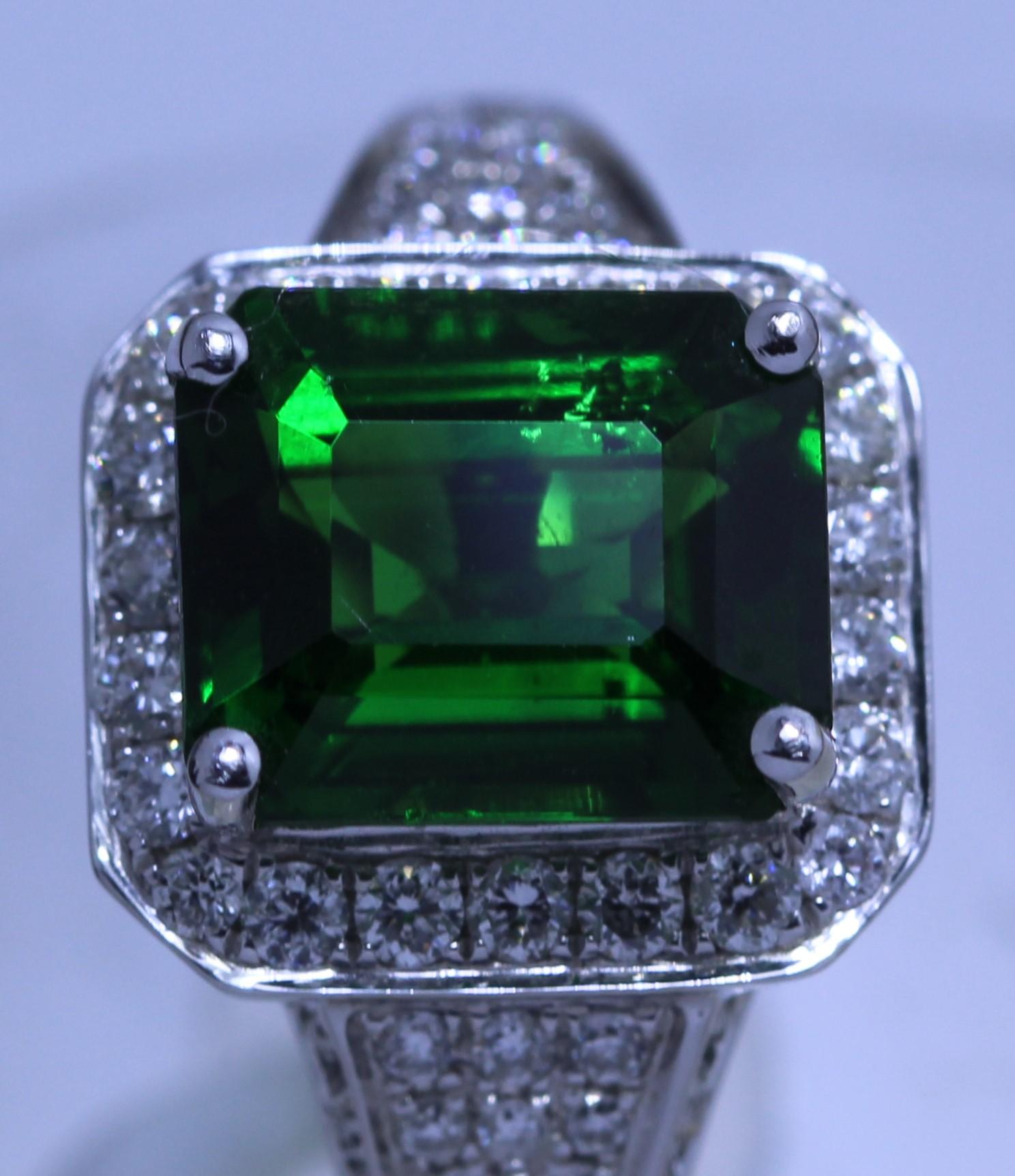 Contemporary 3.05 Carat Tsavorite Diamond Cocktail Ring in 18K White Gold For Sale