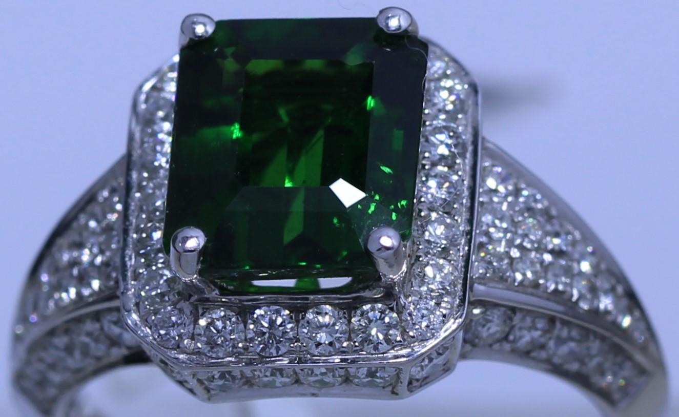 3.05 Carat Tsavorite Diamond Cocktail Ring in 18K White Gold For Sale 2