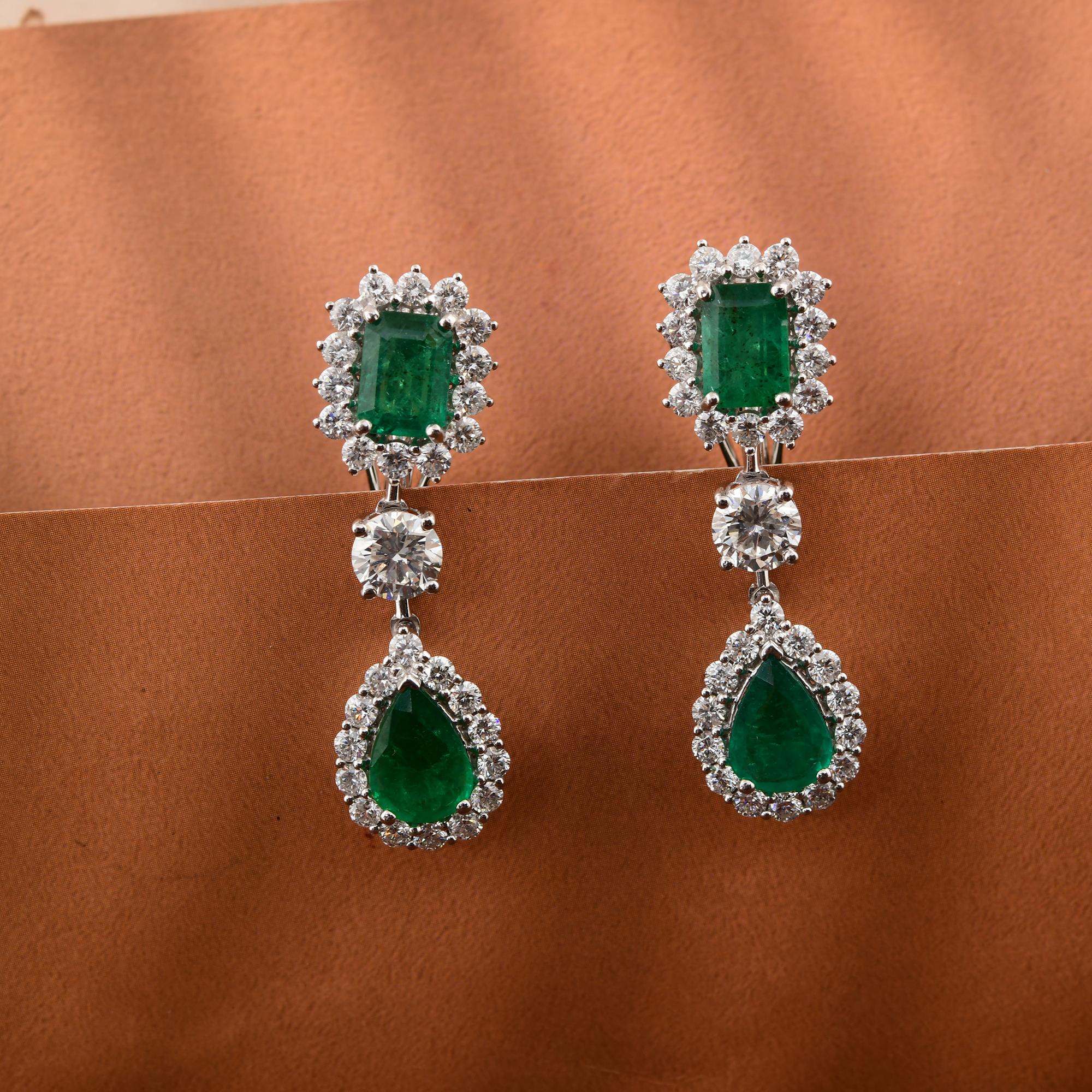 3.05 Carat Zambian Emerald Dangle Earrings 2.72 Ct SI/H Diamond 18k White Gold In New Condition For Sale In Diera, Dubai