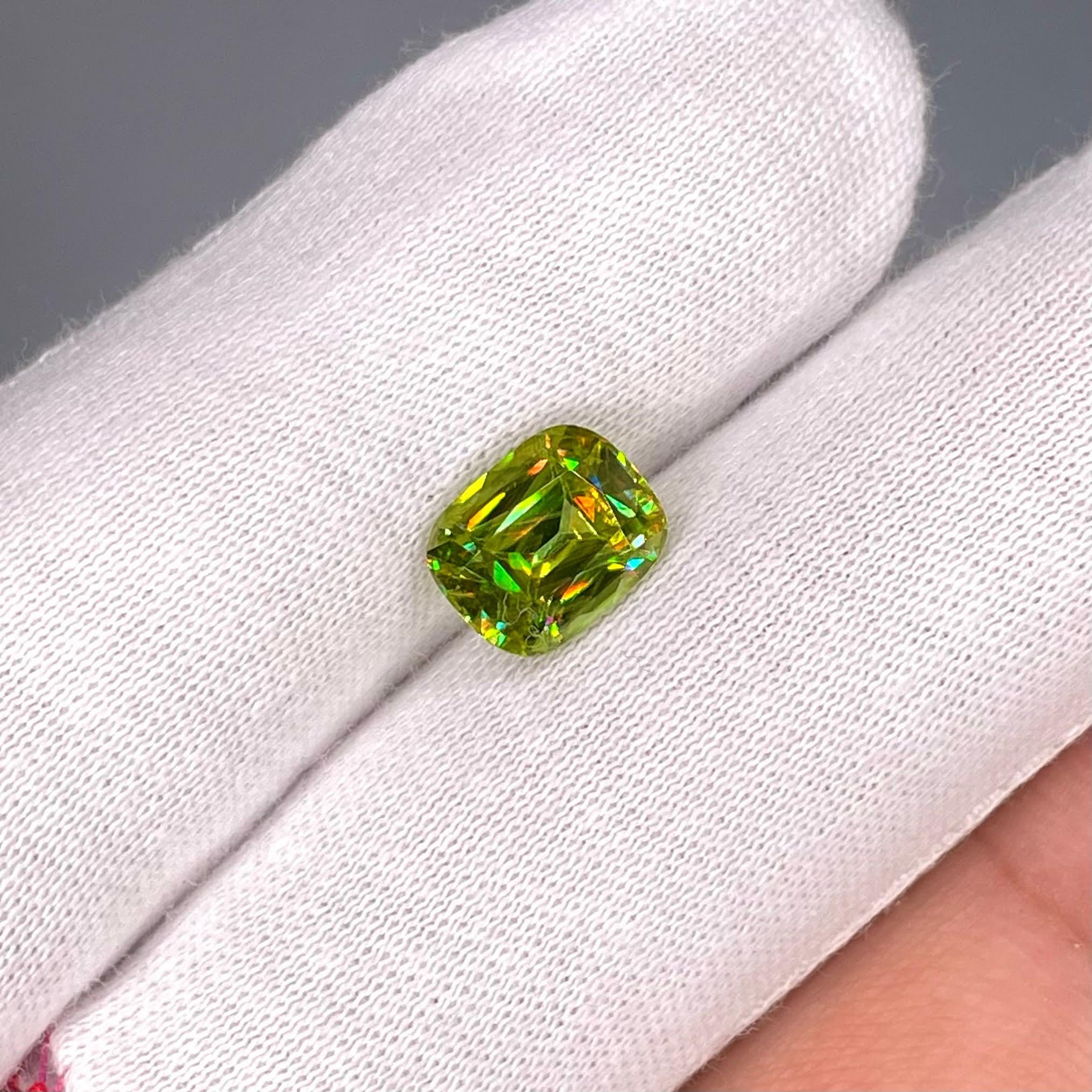 Women's or Men's 3.05 Carats Green Sphene Stone Cushion Cut Natural Madagascar's Gemstone For Sale